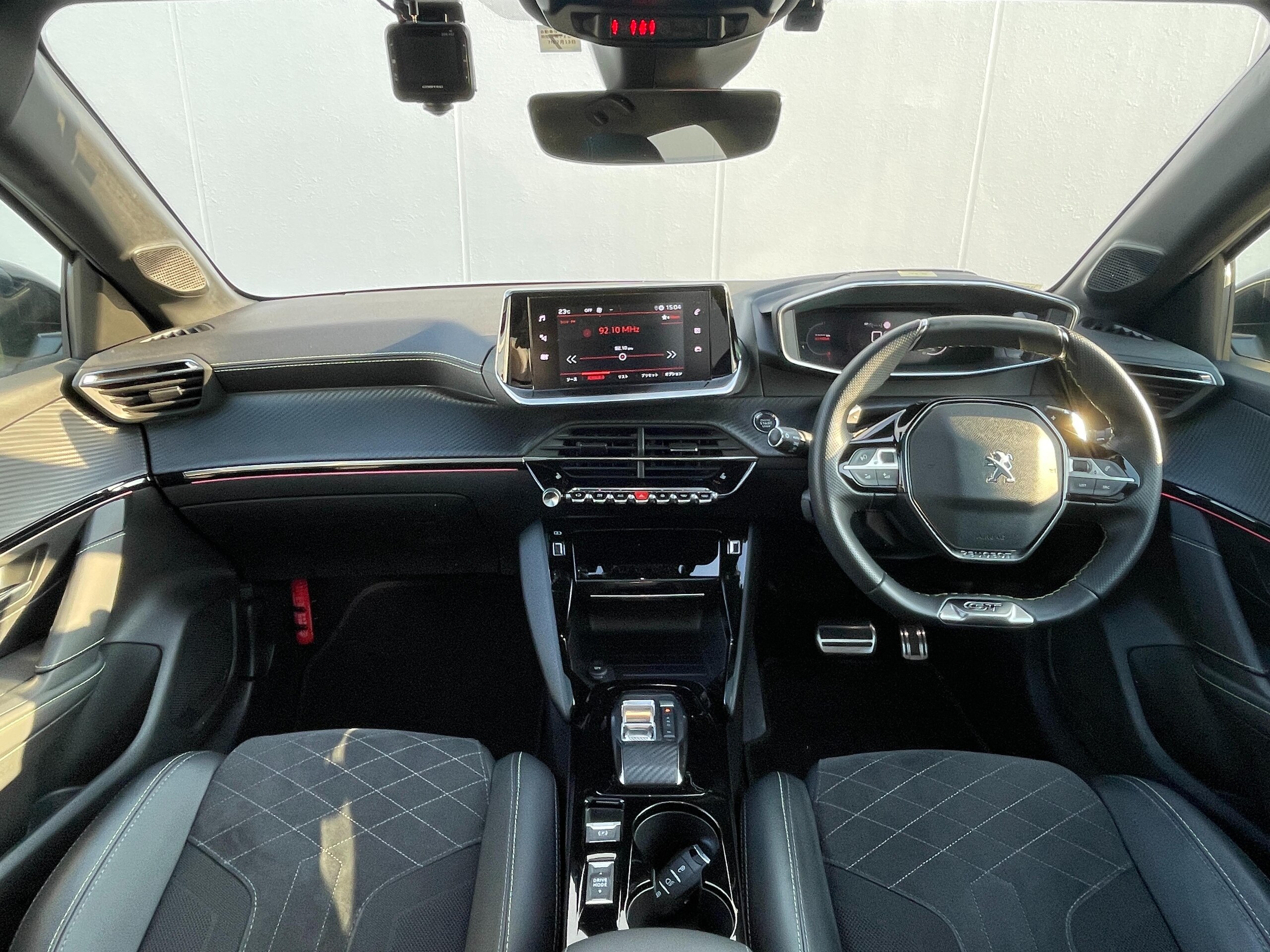 2022 Peugeot 208 — photo 2