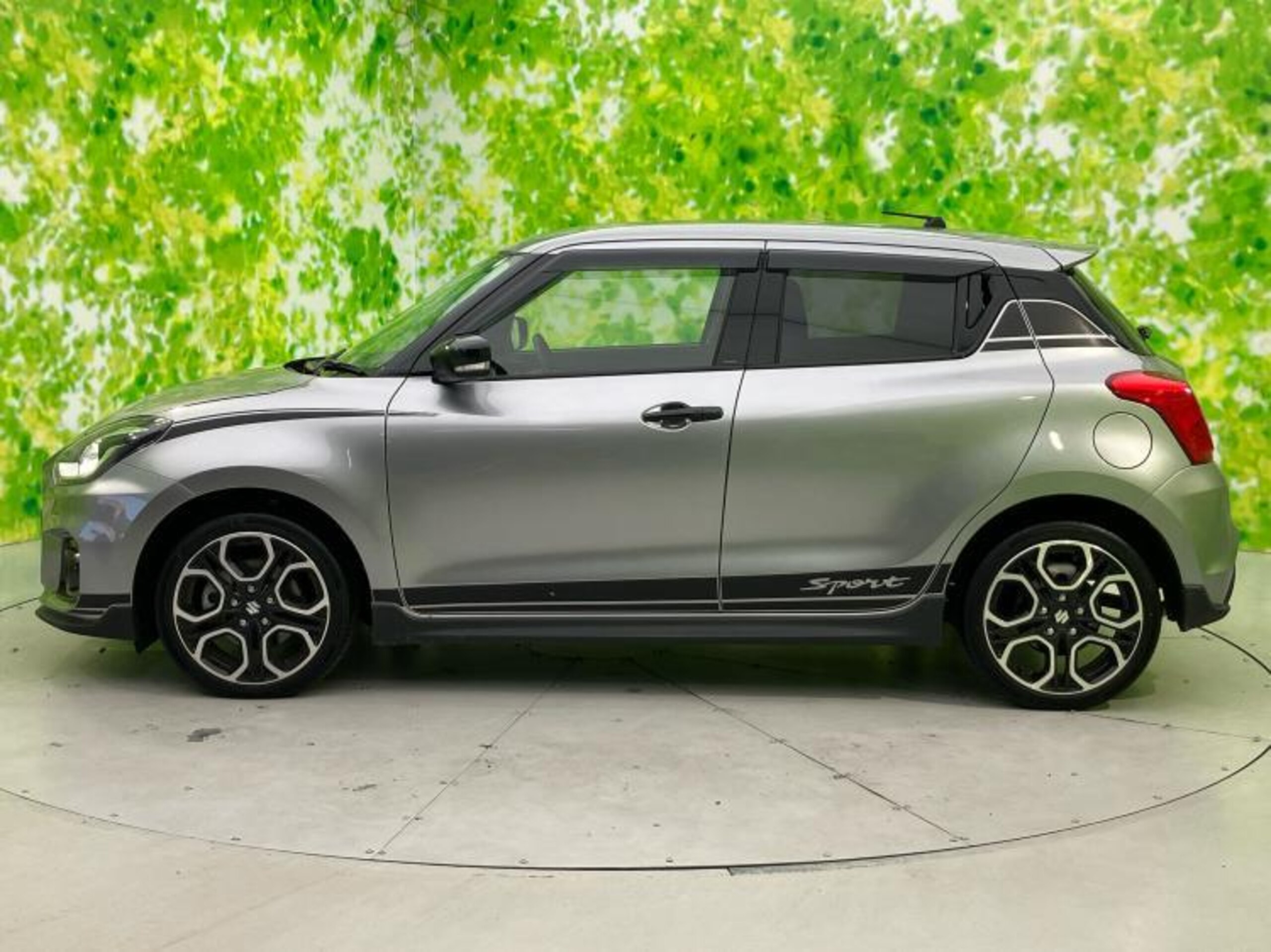 2023 Suzuki Swift — photo 2