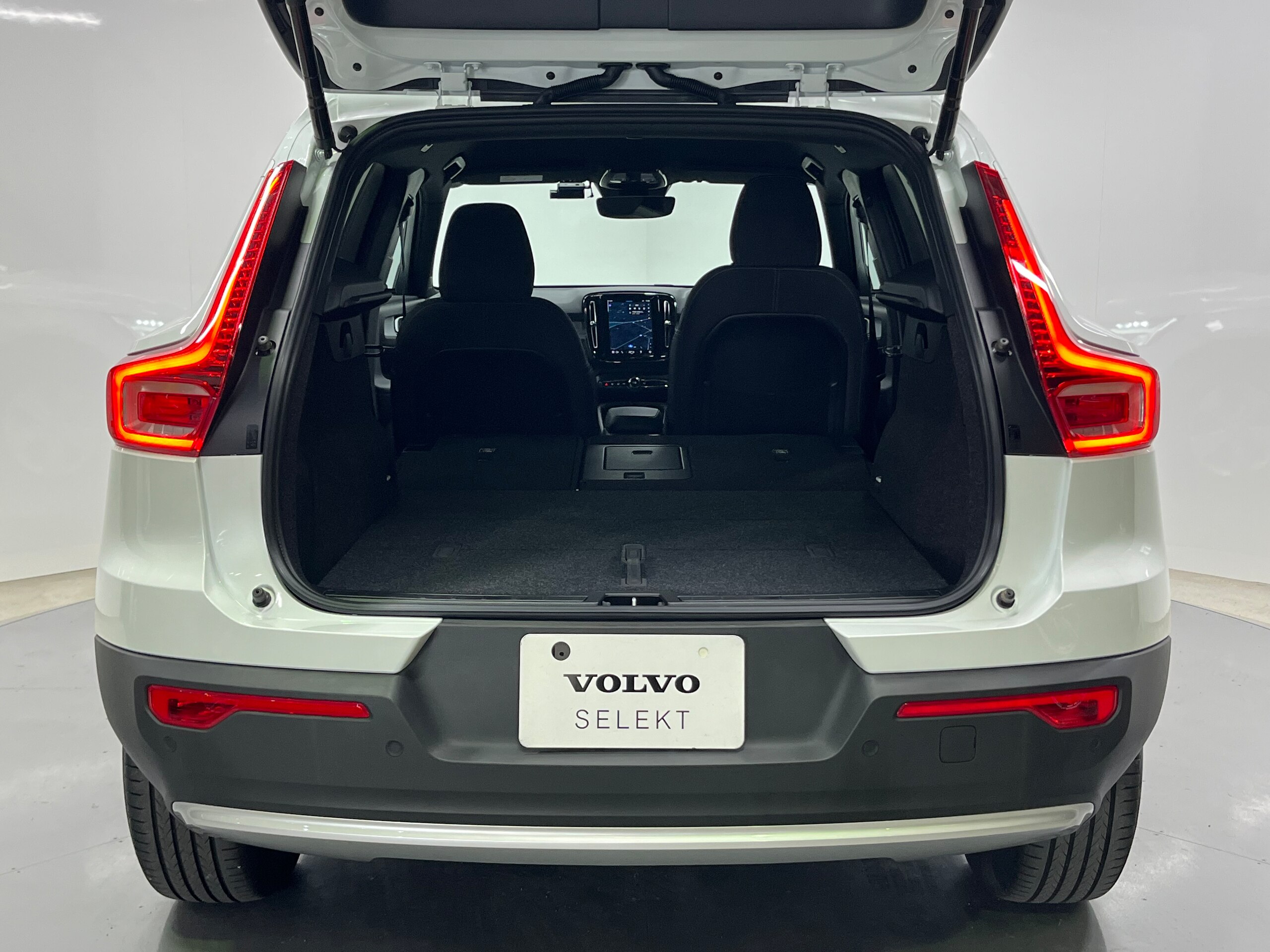 Volvo XC40 Plus B3 2025 Model VOLVO SELEKT — photo 8