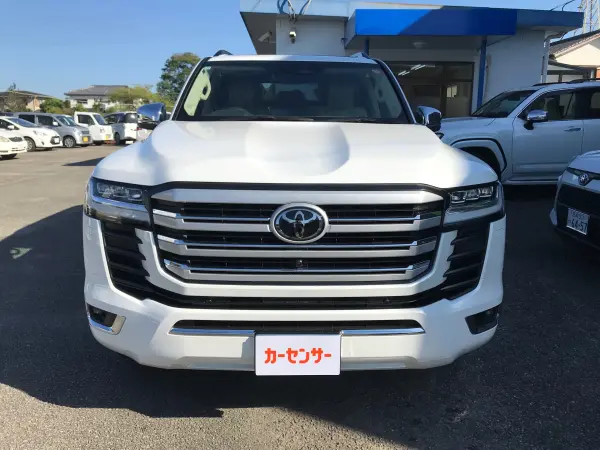 2025 Toyota Landrcuiser 300 — photo 2