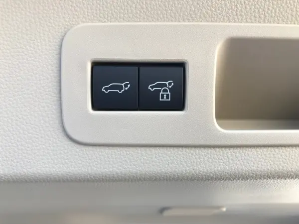 Toyota Land Cruiser 300 3.5 ZX 4WD — photo 9