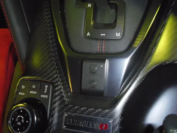 Nissan GT-R 3.8 NISMO 4WD MY20 Model NISMO Sport Resetting Roberta Lifter System Bilstein Damper Exclusive RAYS 20in AW & Brembo Carbon Ceramic Brake Exclusive RECARO Seat BOSE Sound Genuine Navigation TV B Monitor (Brilliant White Pearl 3 Coat Pearl) — photo 8