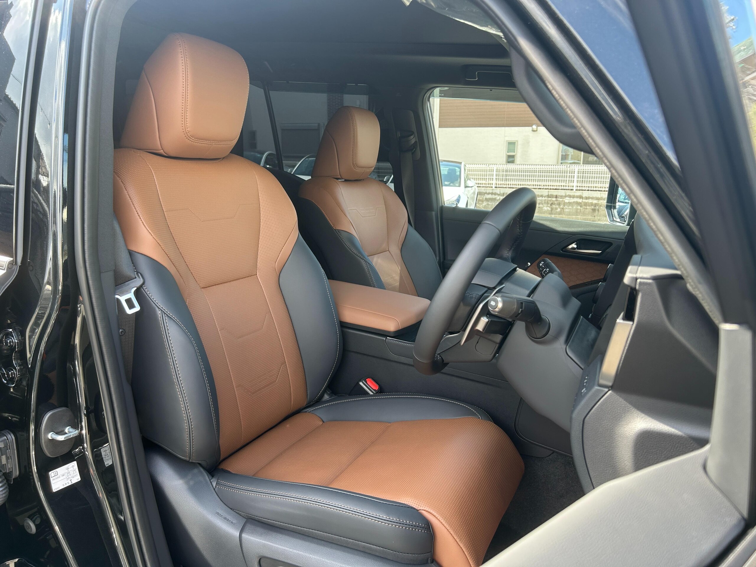 2025 Lexus Gx — photo 2