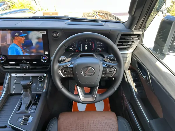 2025 Lexus Gx — photo 3