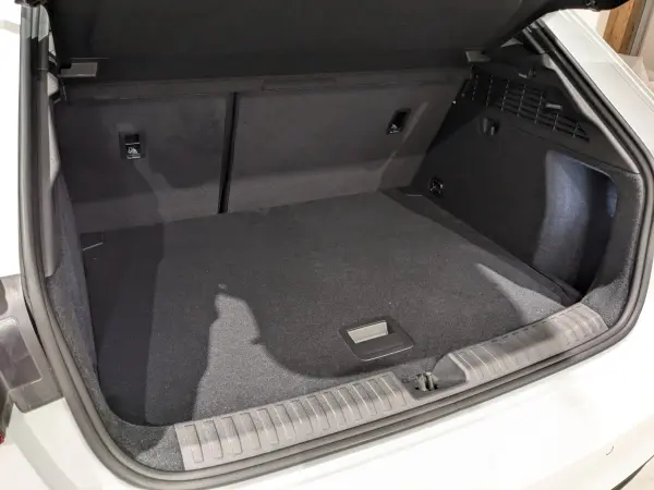 Audi A3 Sportback 30 TFSI S Line Navigation Convenience & Assistance Front Seat Electric (Glacier White Metallic) — photo 8