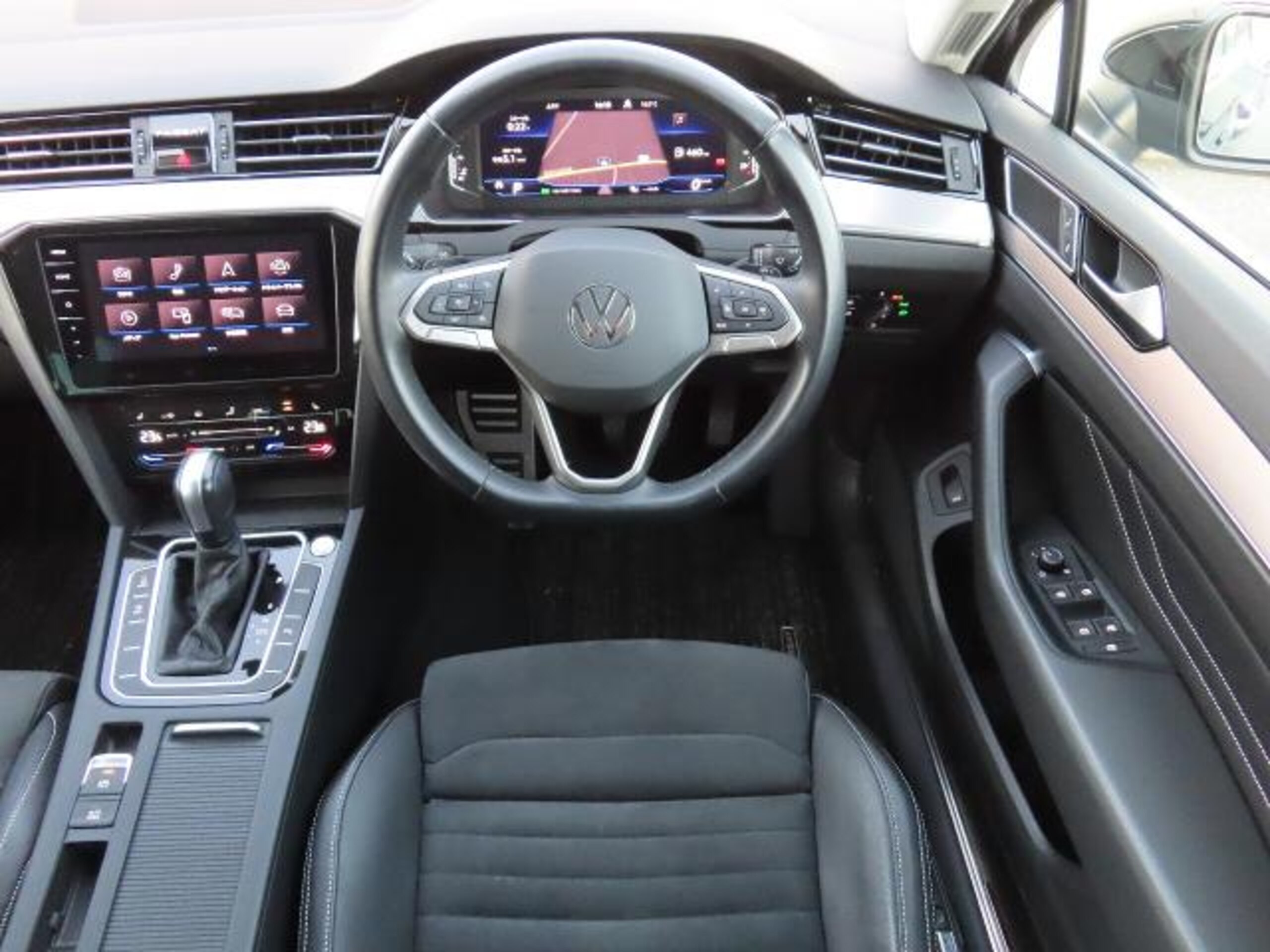 Volkswagen Passat Variant TSI Elegance — photo 9