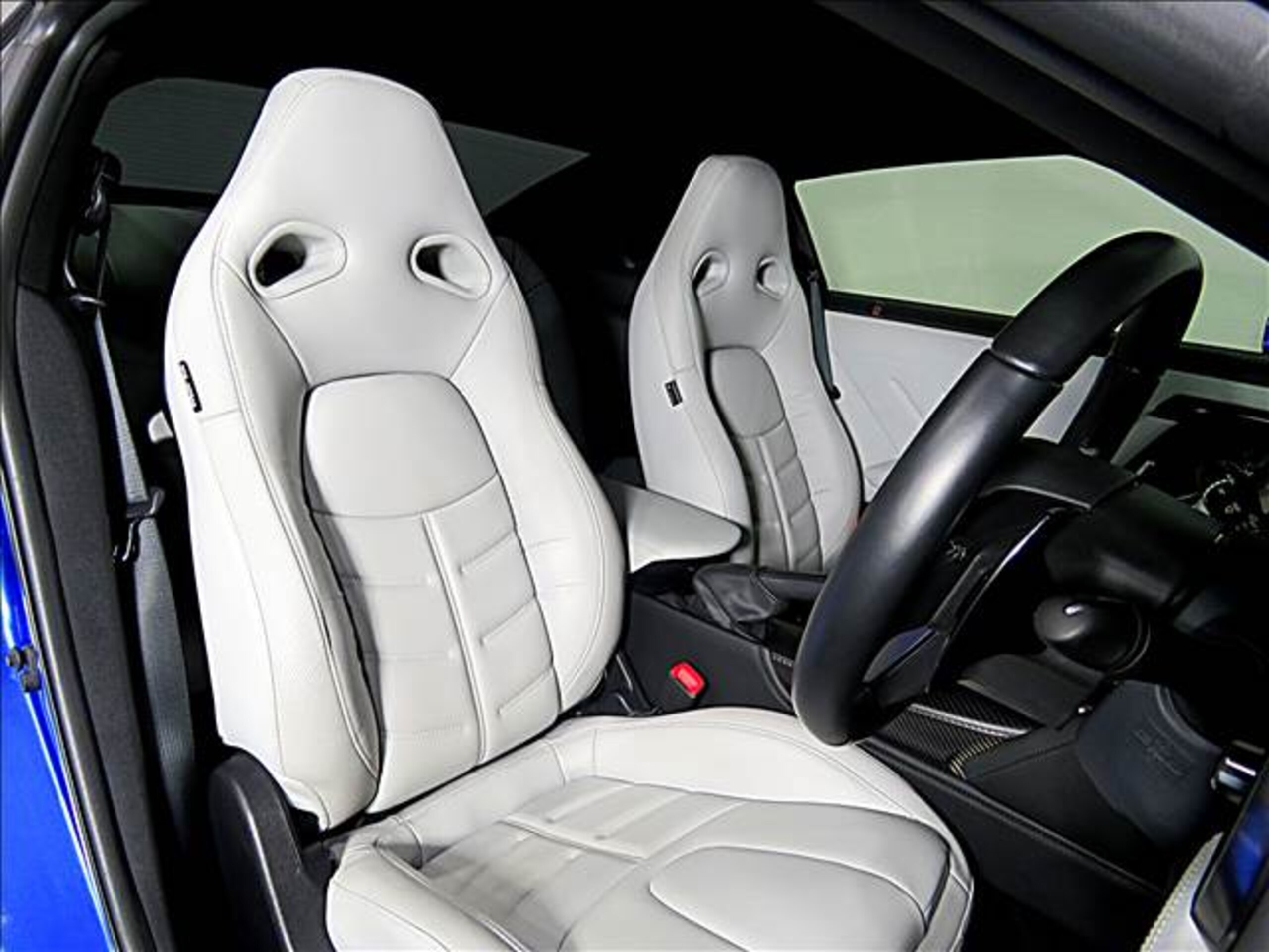 Nissan GT-R 3.8 Premium Edition AWD — photo 8