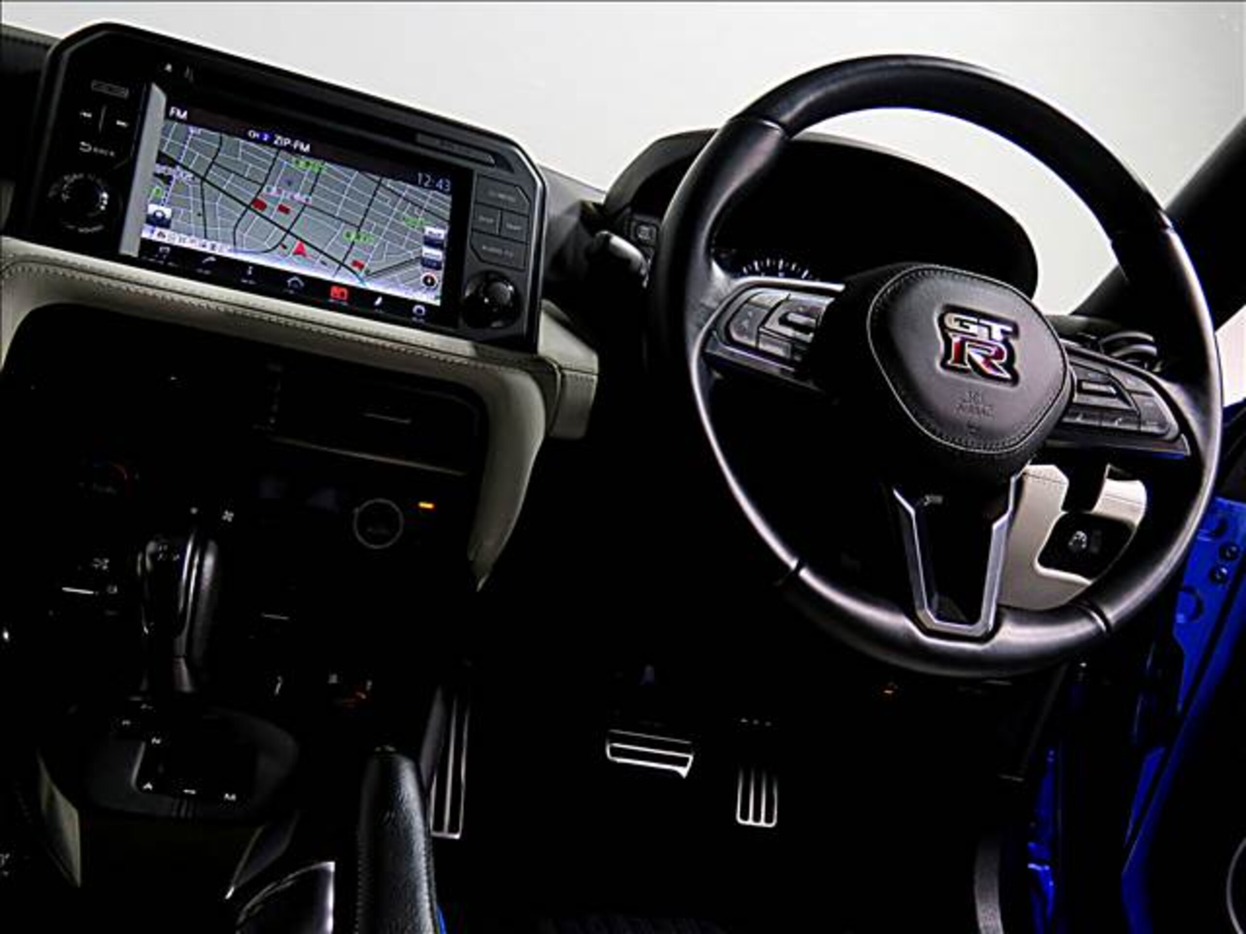 Nissan GT-R 3.8 Premium Edition AWD — photo 9