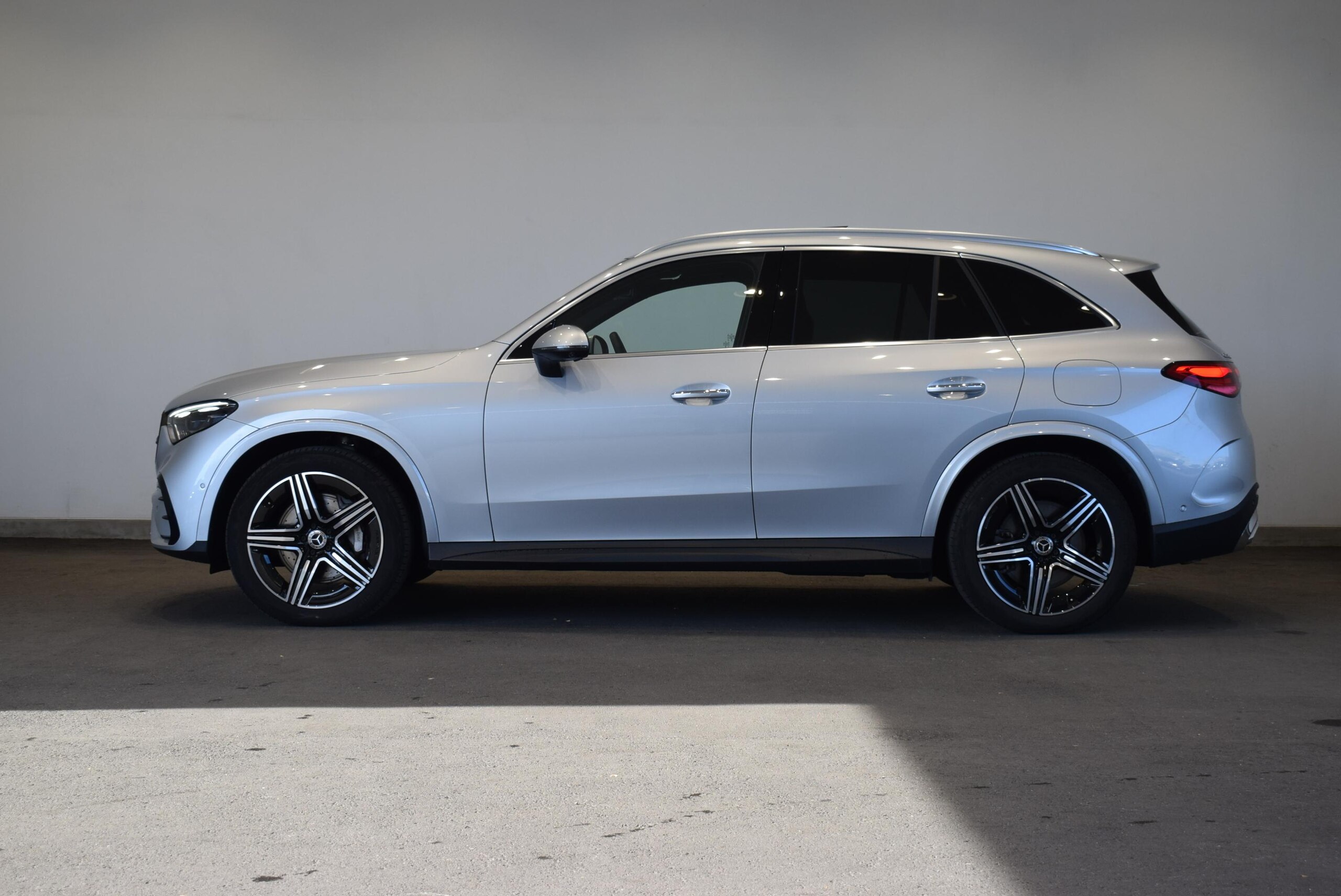 2024 Mercedes-benz Glc — photo 3