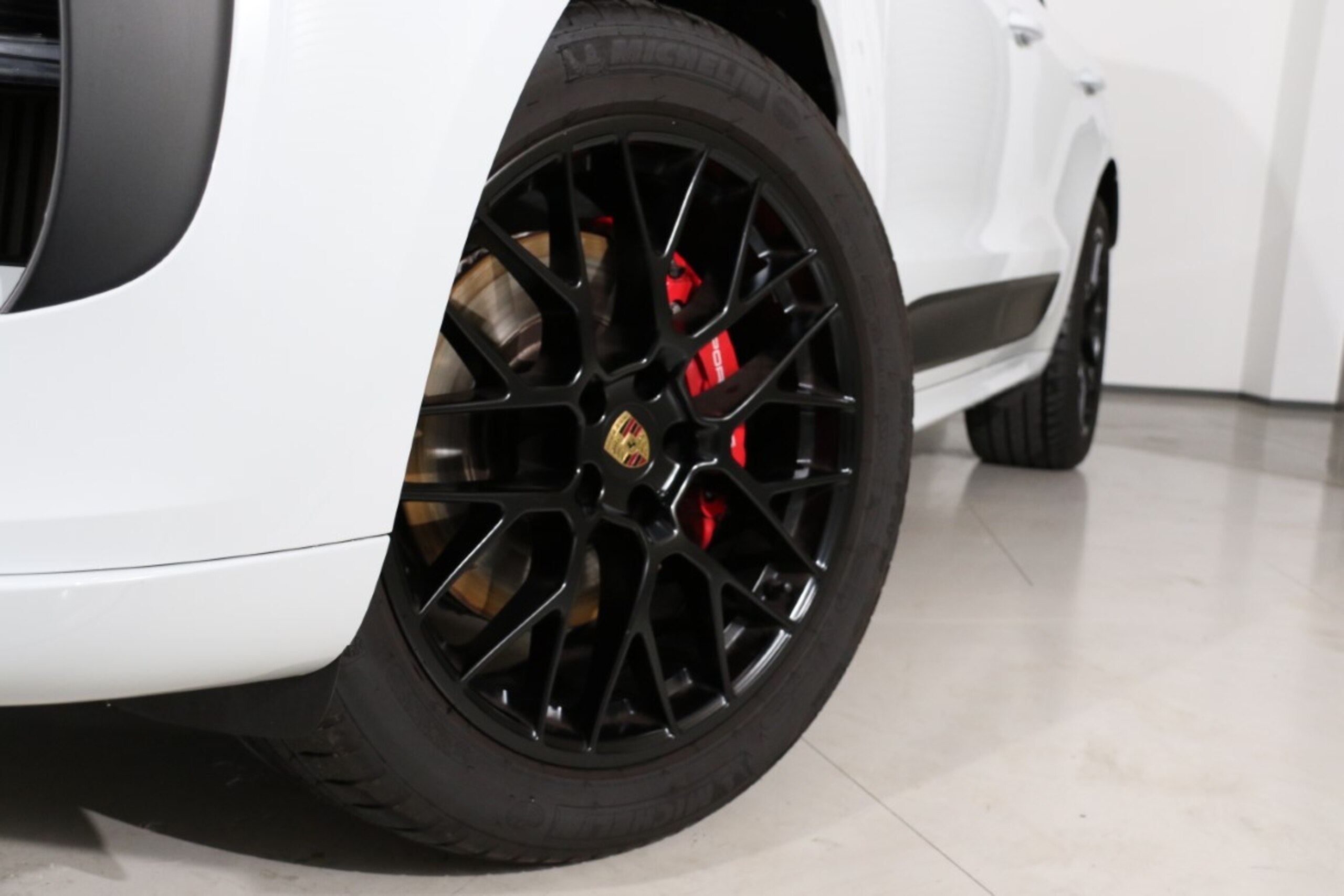 2020 Porsche Macan — photo 3