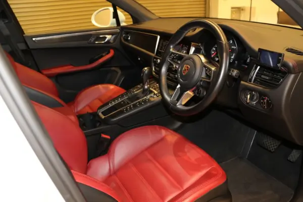 Porsche Macan GTS PDK 4WD Sport Chrono Package, Sport Exhaust, Air Suspension, Leather Seats, 8-Way Power & Seat Heaters, LED, ACC, LKA, BSM, 20AW (Carrara White Metallic) — photo 8