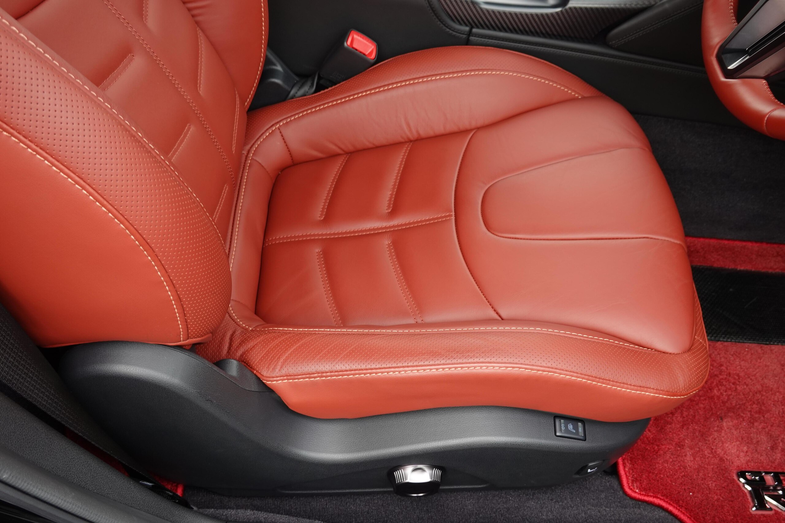 Nissan GT-R 3.8 Premium Edition AWD — photo 8