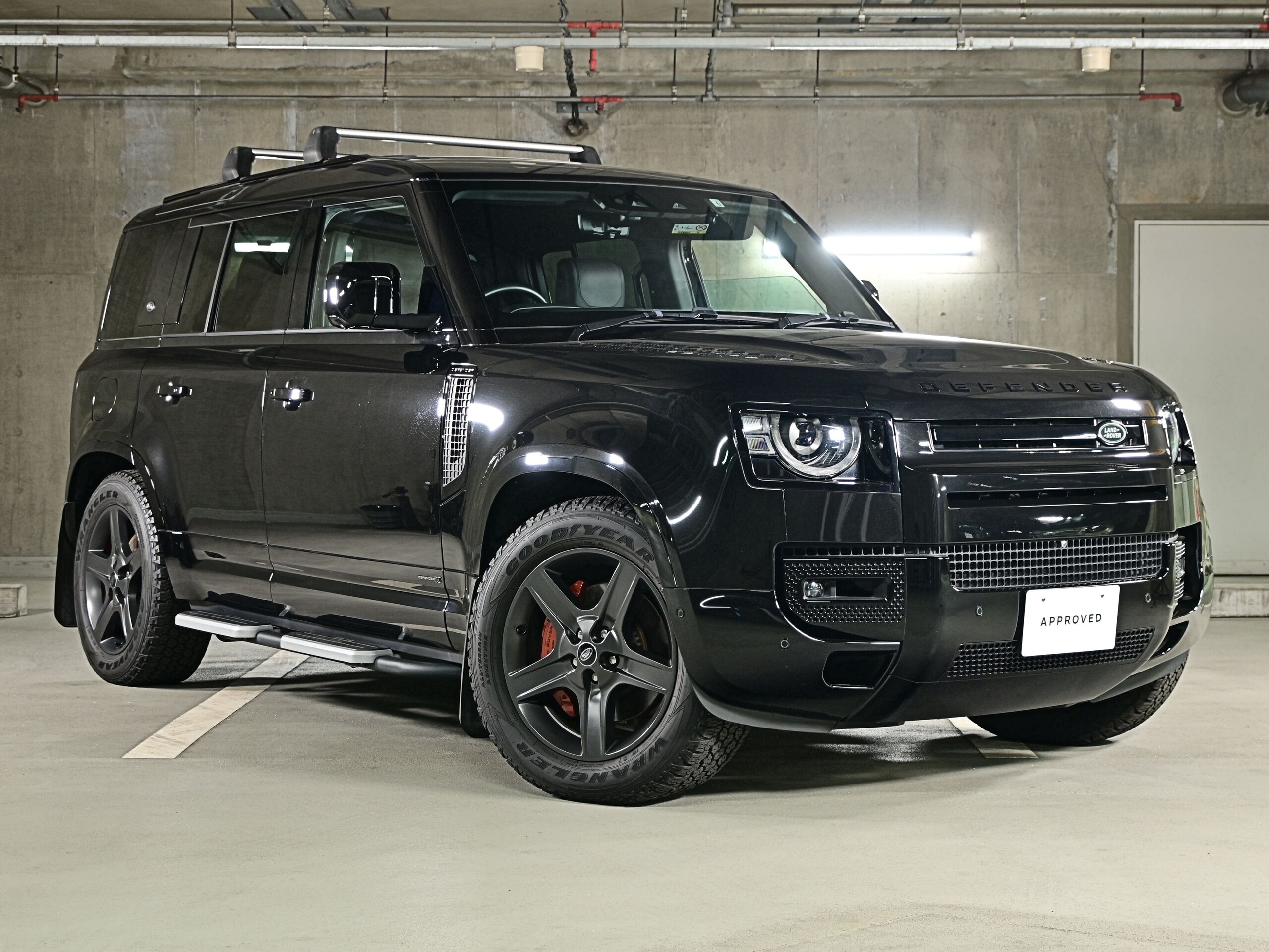 Land Rover Defender 110 X 3.0L D300 Diesel Turbo 4WD Black Pack SR Front Seat Heater & Cooler