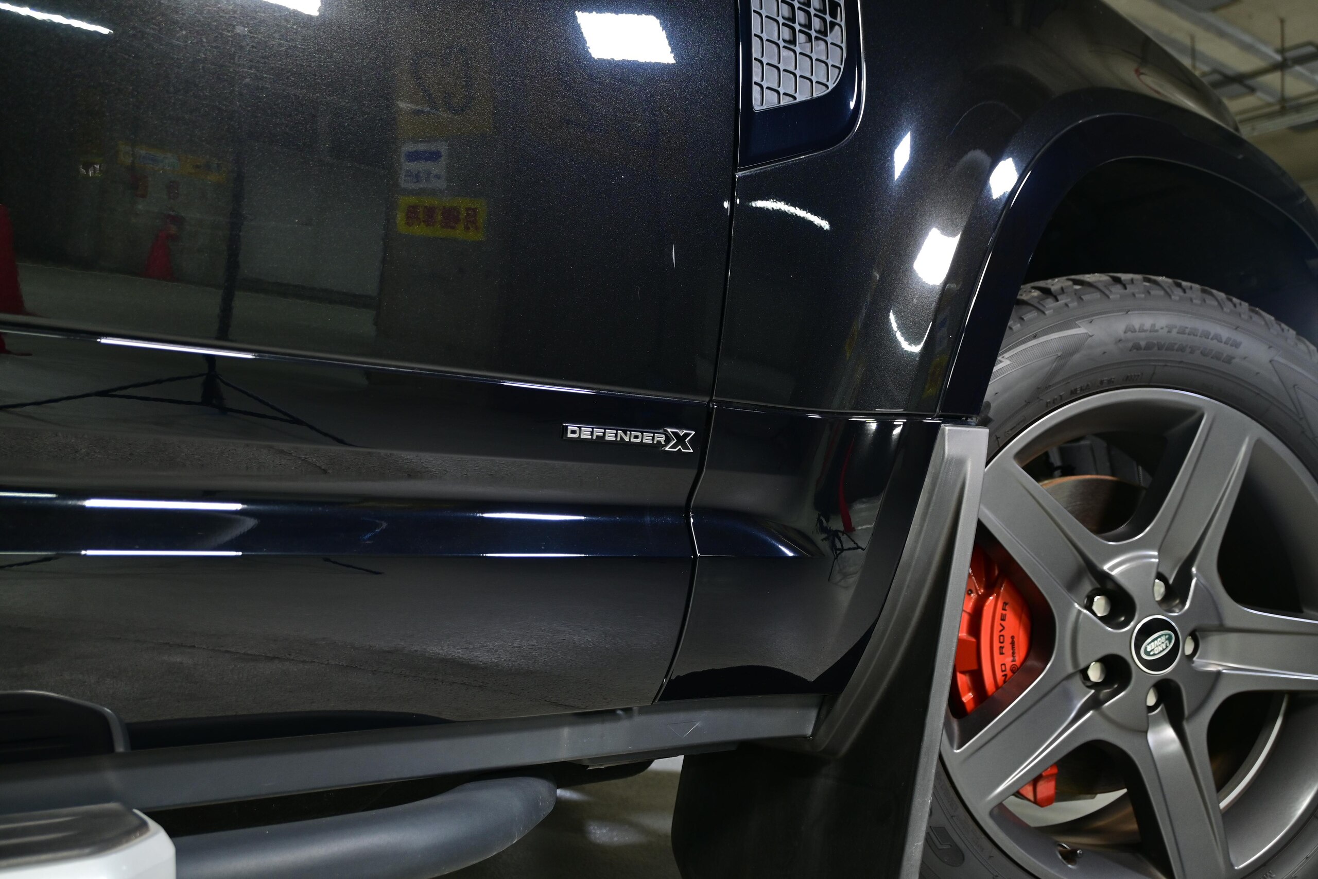 2022 Landrover Defender — photo 3