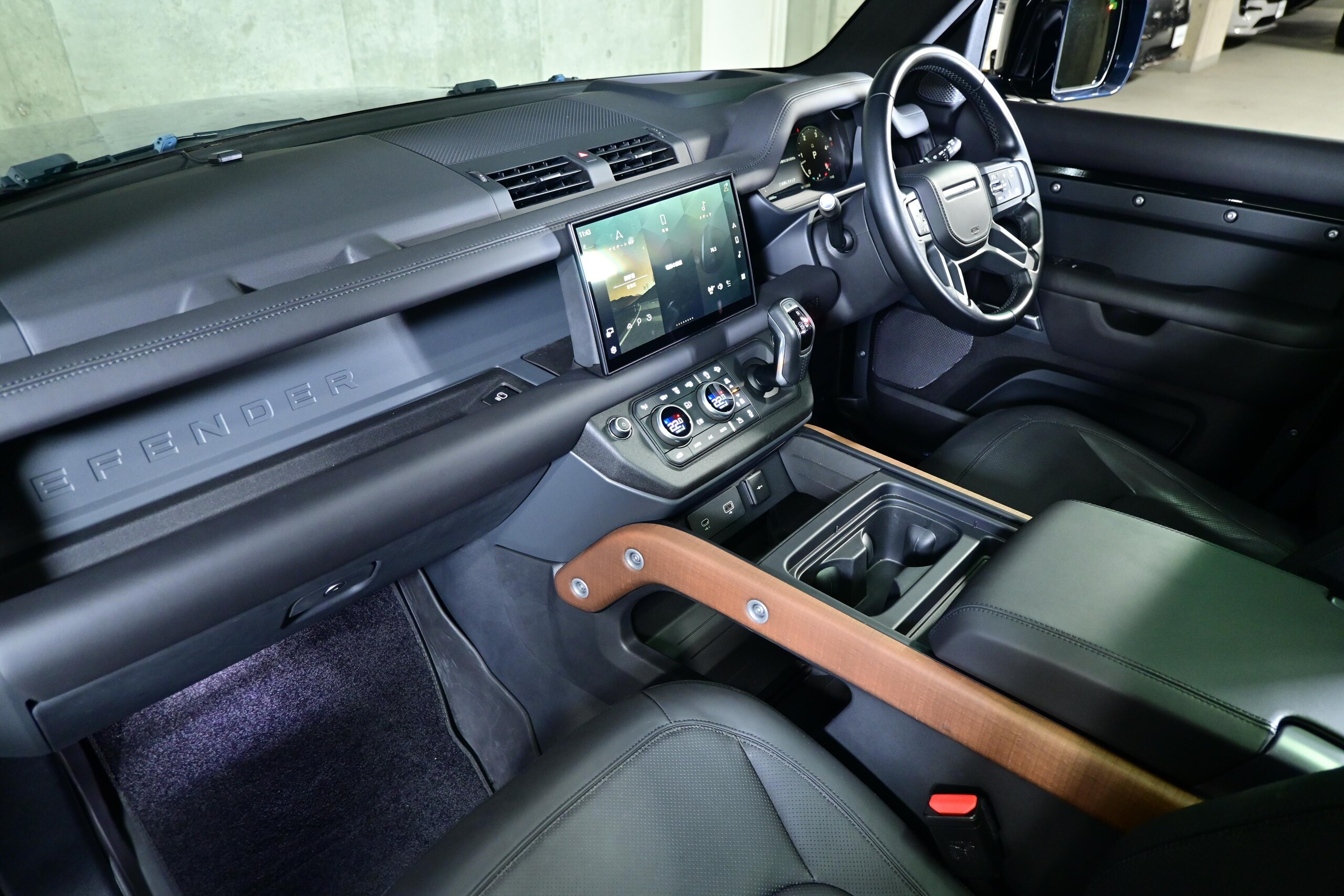 Land Rover Defender 110 X 3.0L D300 Diesel Turbo 4WD Black Pack SR Front Seat Heater & Cooler — photo 7