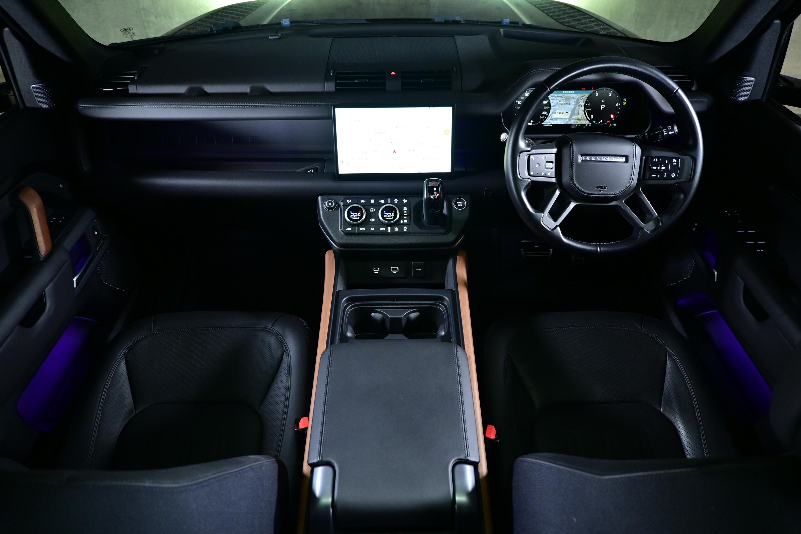 Land Rover Defender 110 X 3.0L D300 Diesel Turbo 4WD Black Pack SR Front Seat Heater & Cooler — photo 9