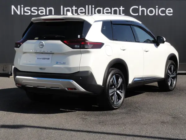 2022 Nissan Xtrail — photo 2