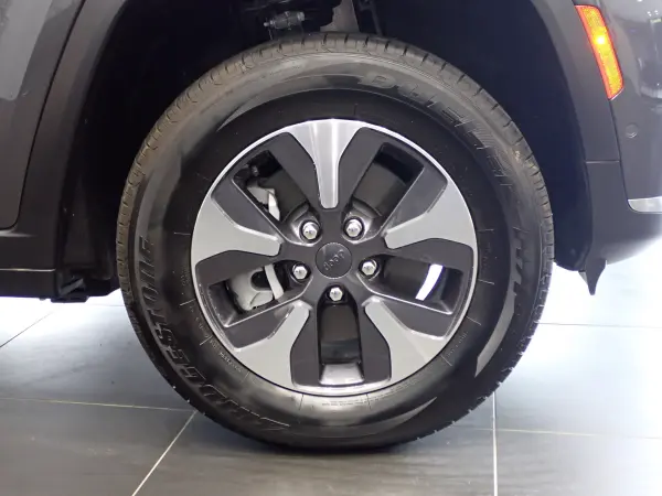 Jeep Grand Cherokee Limited 4xe 4WD Certified Used Car, Company Demo Car, Non-Smoking (Baltic Gray Metallic Clear Coat) — photo 8