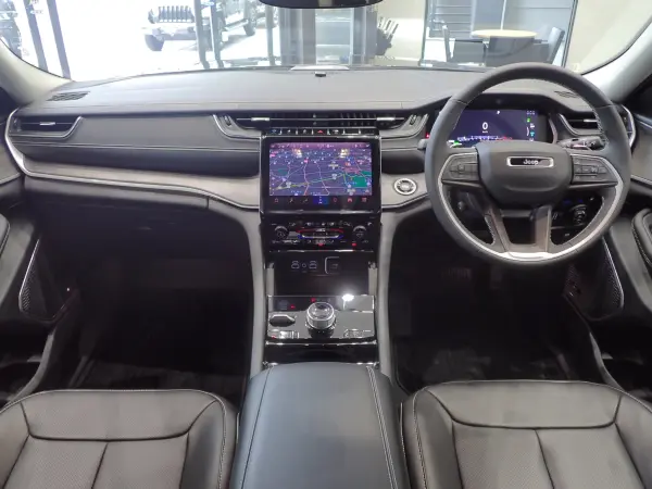 2023 Jeep Grand Cherokee — photo 2