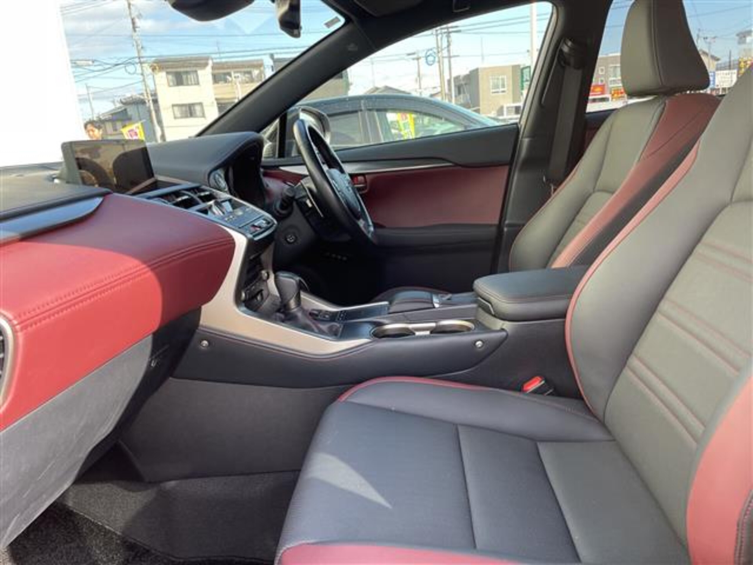 Lexus NX 300h Spice & Chic 4WD — photo 7