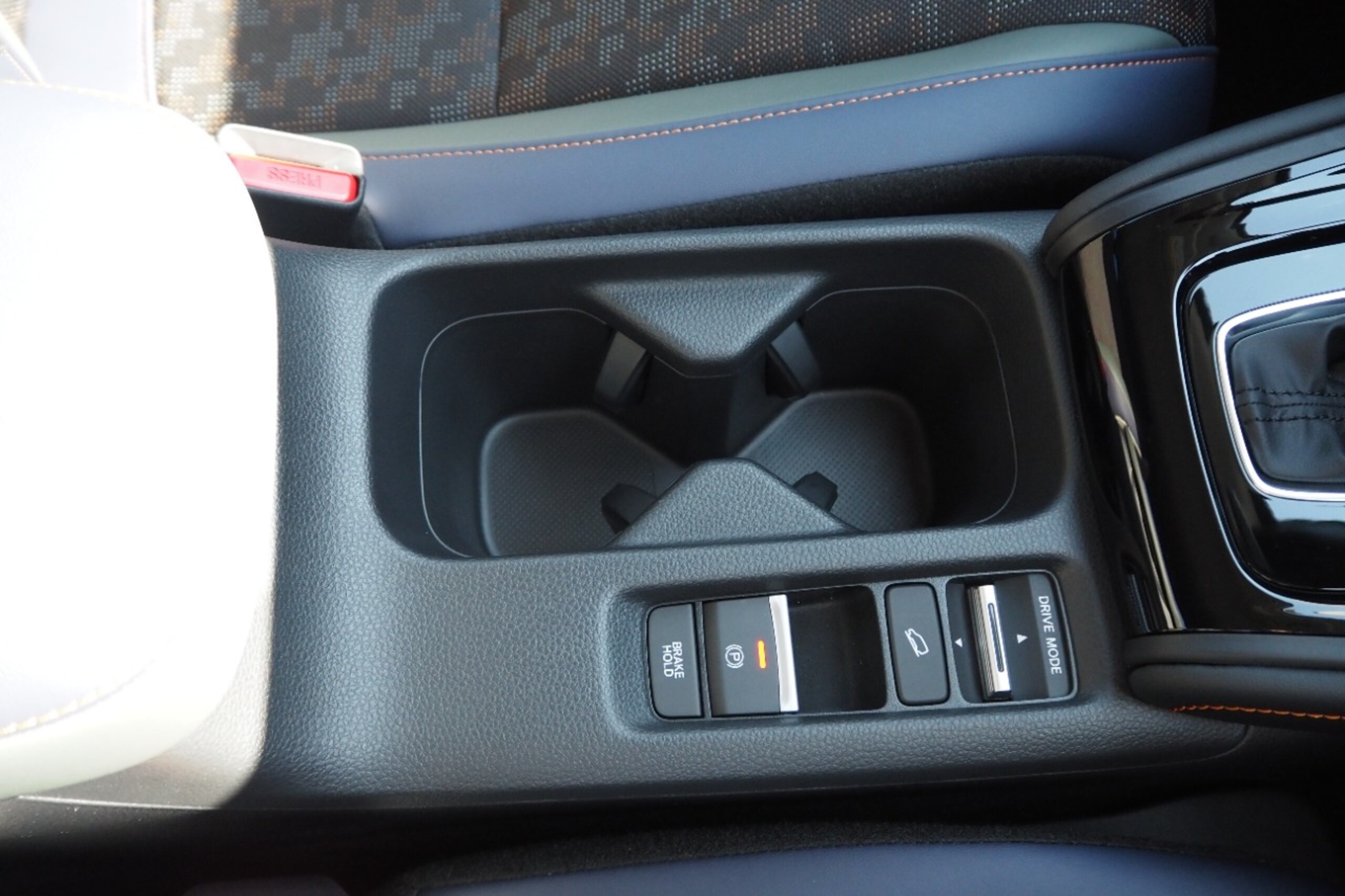 Honda Vezel 1.5 e:HEV X Hunt Package — photo 7