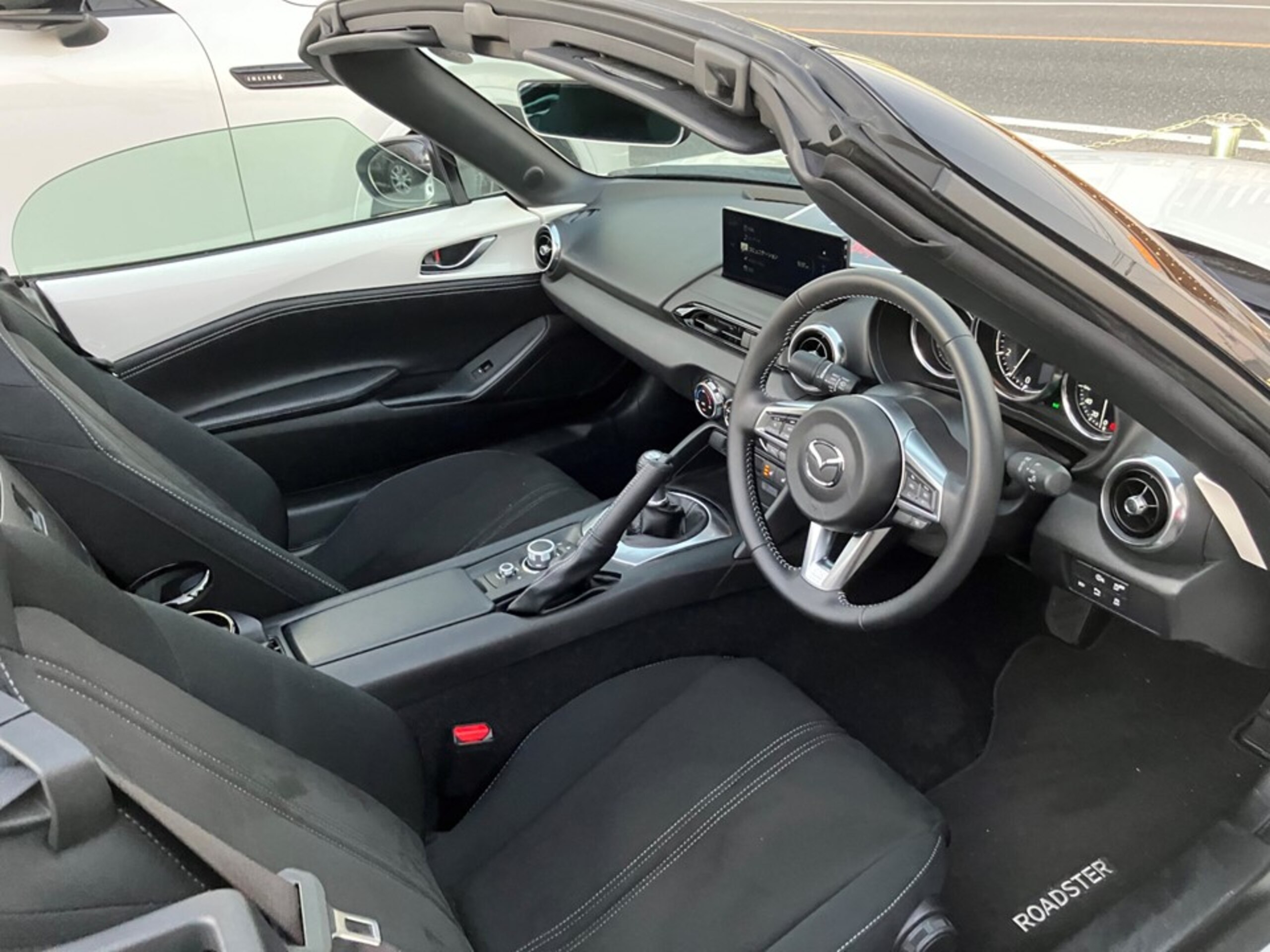 2024 Mazda Roadster — photo 2