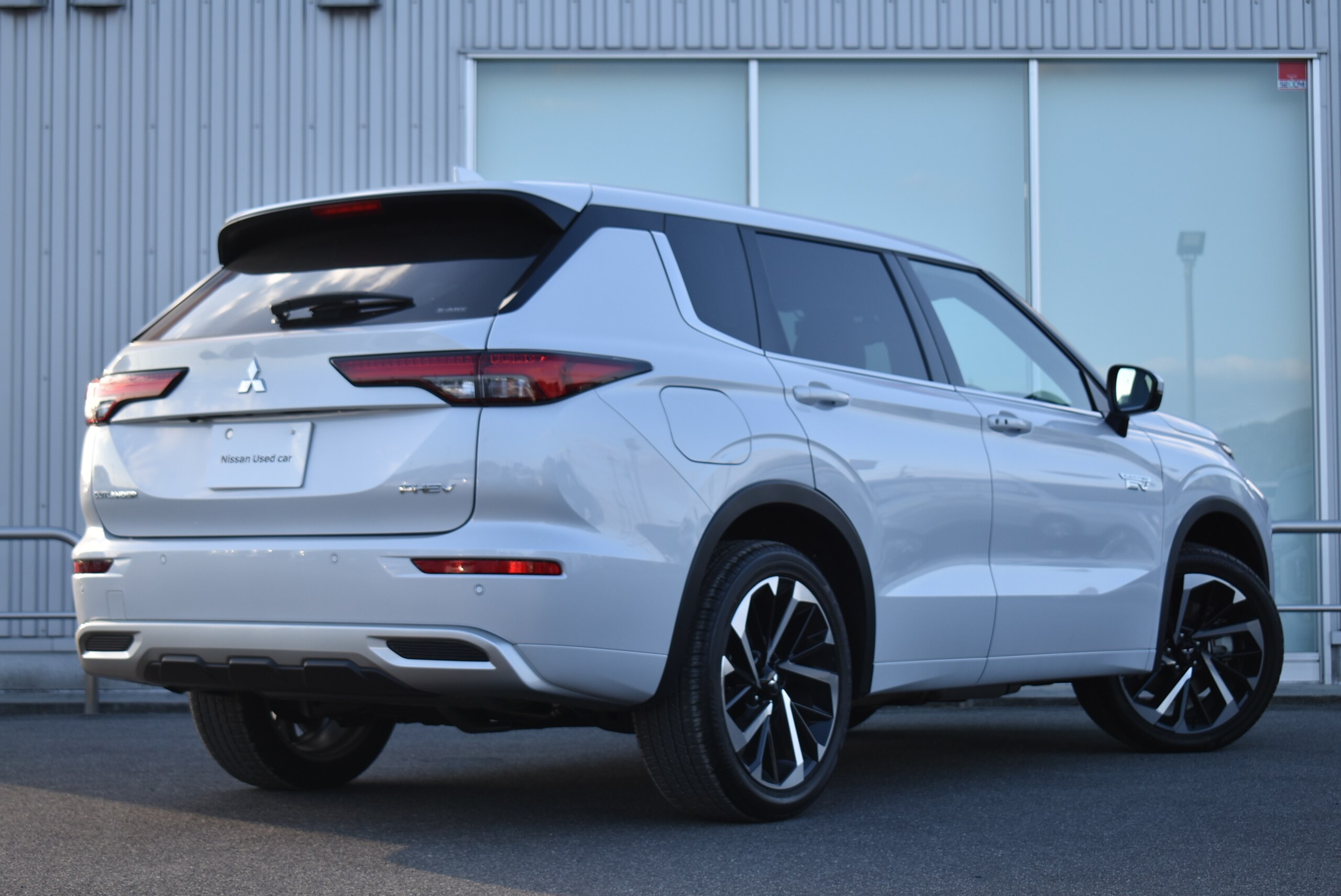 2023 Mitsubishi Outlander — photo 2