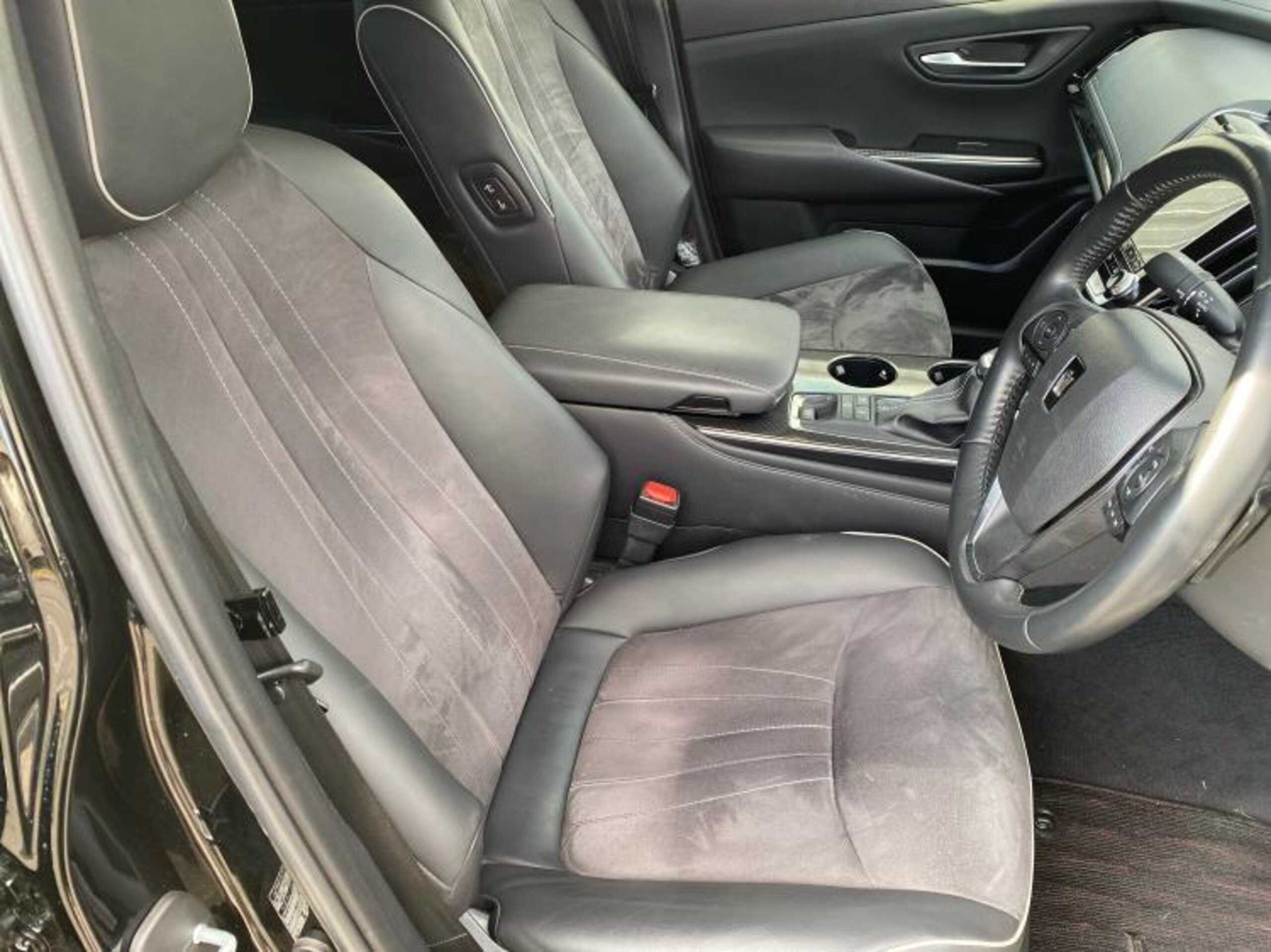 Toyota Crown Hybrid 3.5 RS Advance — photo 7