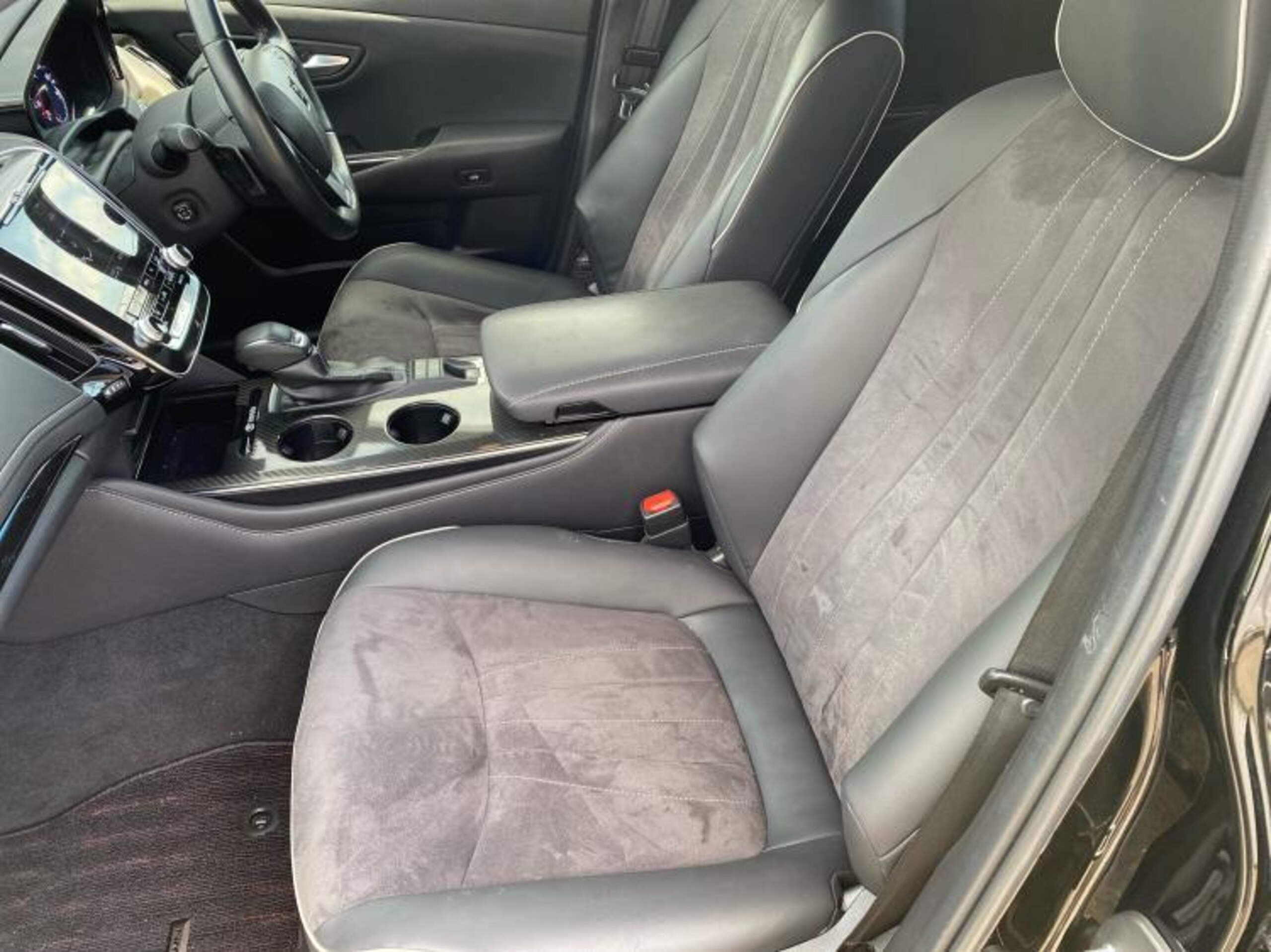 Toyota Crown Hybrid 3.5 RS Advance — photo 9