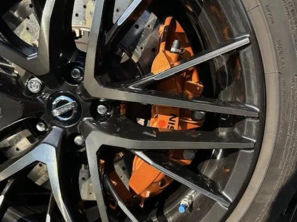 Nissan GT-R 3.8 Pure Edition 4WD Full Original Non-Smoker Genuine Aero Back View Monitor Half Leather Seat Power Seat LED Lights Genuine Aluminum (Brilliant White Pearl) — photo 7