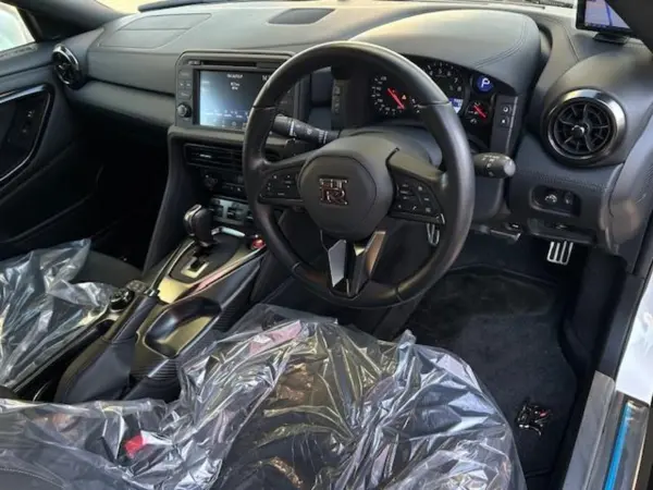 2020 Nissan Gt-r — photo 3