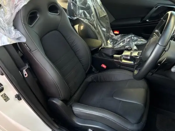 Nissan GT-R 3.8 Pure Edition 4WD Full Original Non-Smoker Genuine Aero Back View Monitor Half Leather Seat Power Seat LED Lights Genuine Aluminum (Brilliant White Pearl) — photo 9