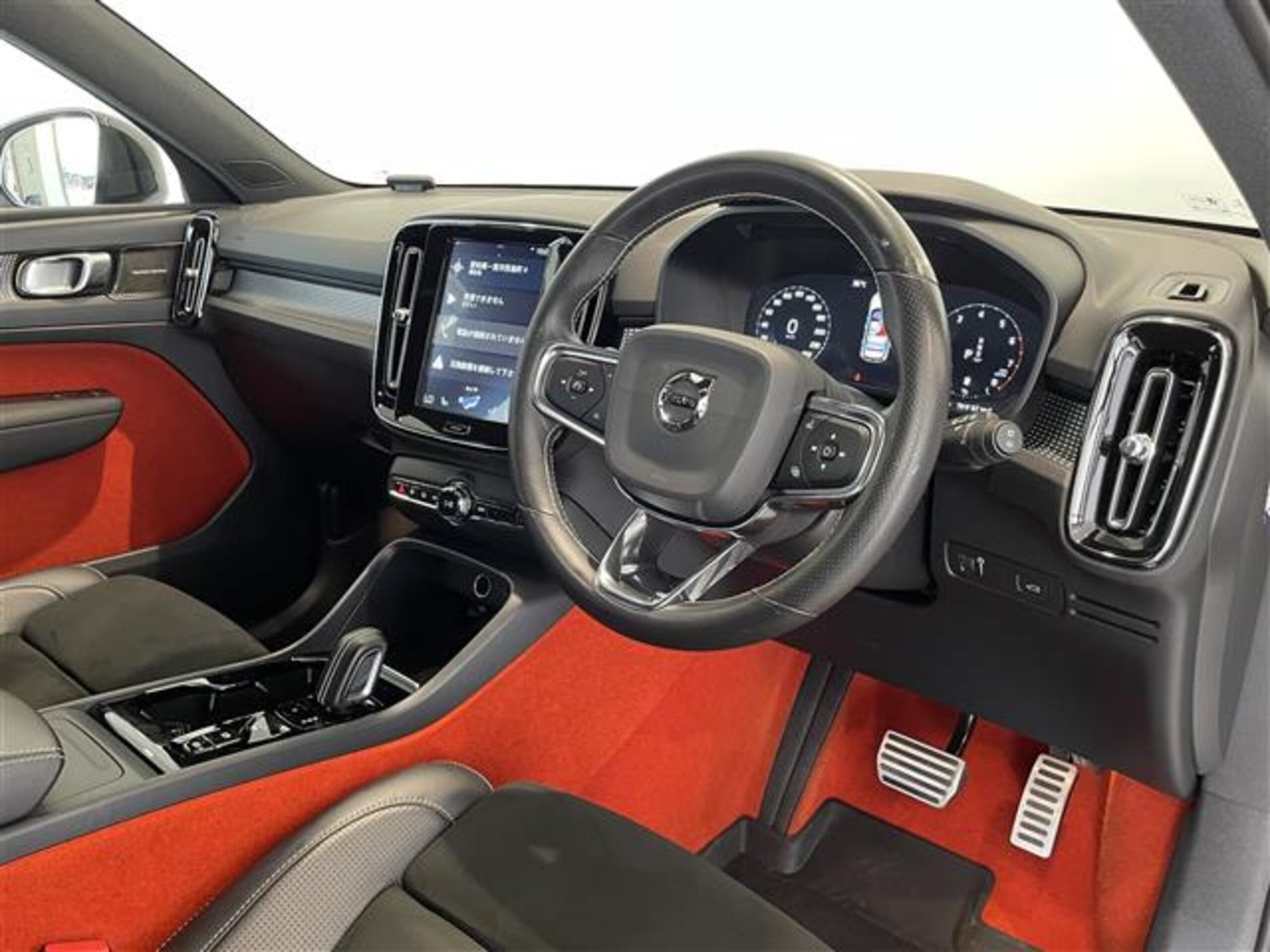 2020 Volvo Xc40 — photo 2