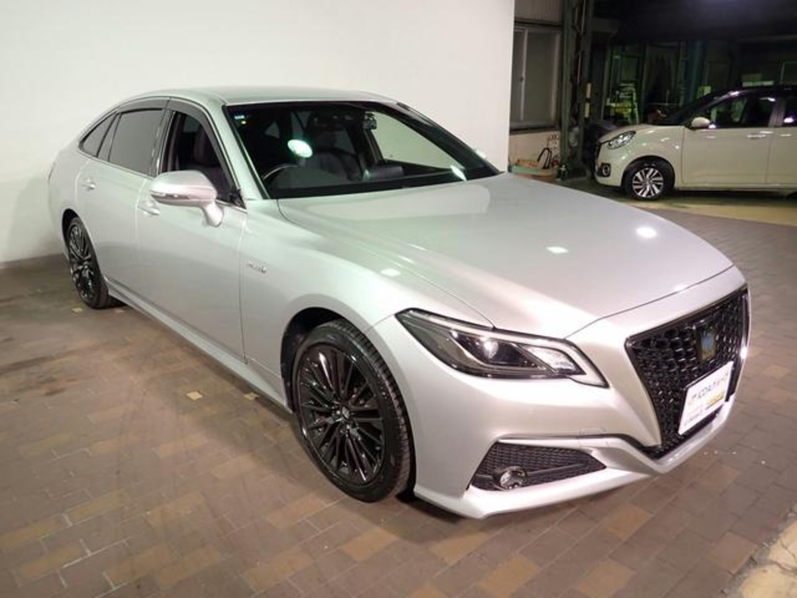 Toyota Crown Hybrid 2.5 S Sports Style Special Edition — photo 8
