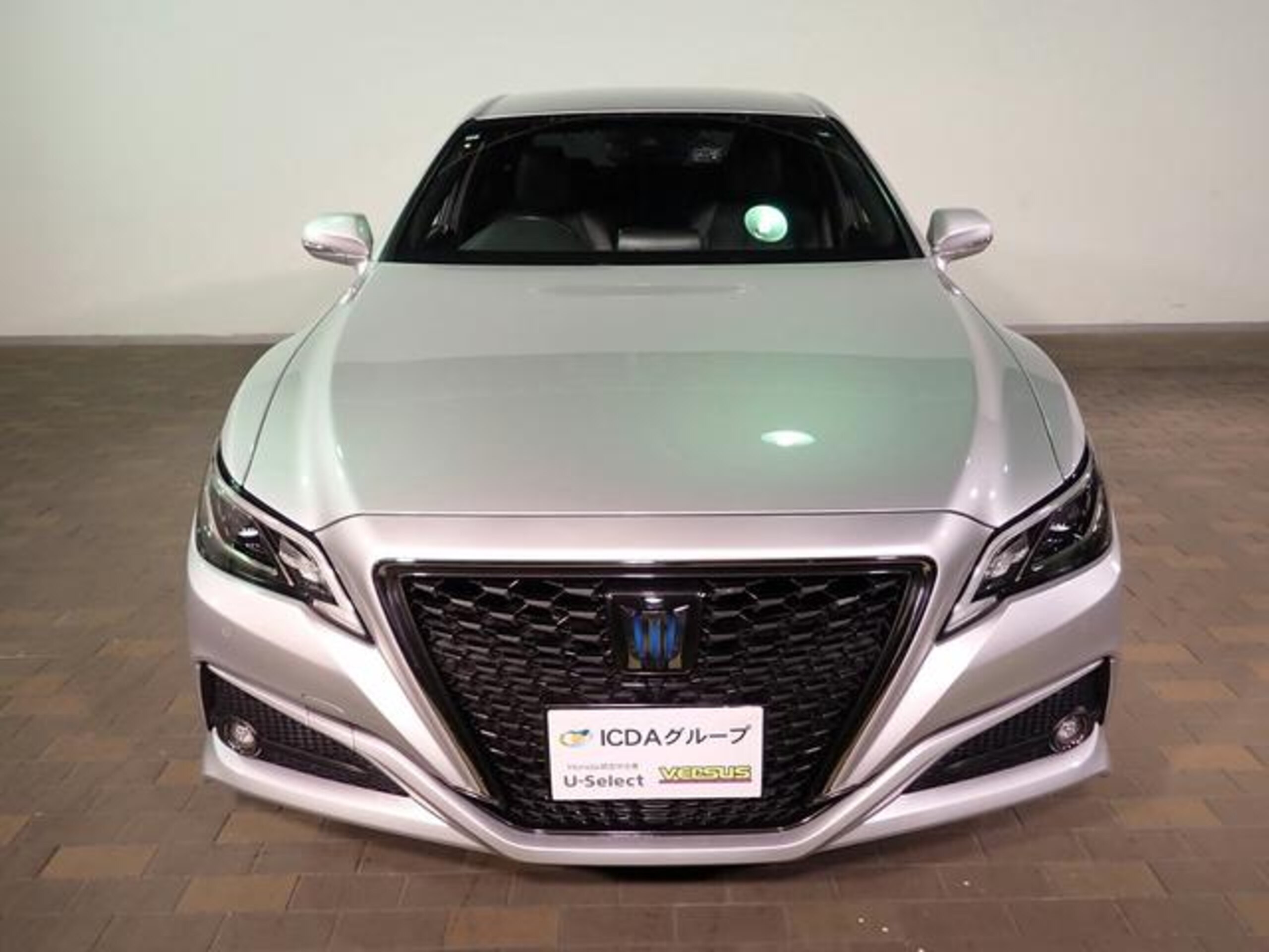 Toyota Crown Hybrid 2.5 S Sports Style Special Edition — photo 9