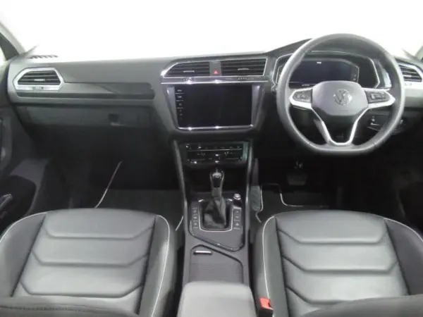 Volkswagen Tiguan TSI Elegance Demo Car with New Car Warranty Transfer + Certified Used Car Warranty (Gray) — photo 7