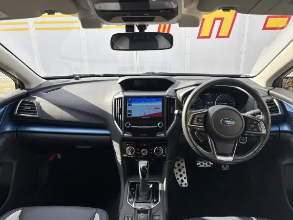 Subaru XV 2.0 Advance 4WD with Factory Navi/Back Camera/ETC/Factory Drive Recorder/Cruise Control/Seat Heaters/Full-Seg TV, Factory Alloy Wheels with Summer Tires, Aftermarket Alloy Wheels with Winter Tires (Ice Silver Metallic) — photo 7