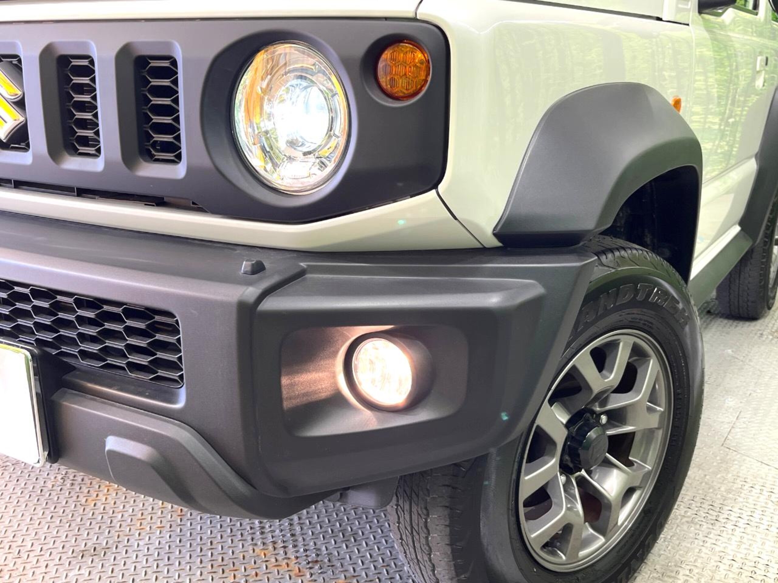 Suzuki Jimny Sierra 1.5 JC 4WD — photo 8