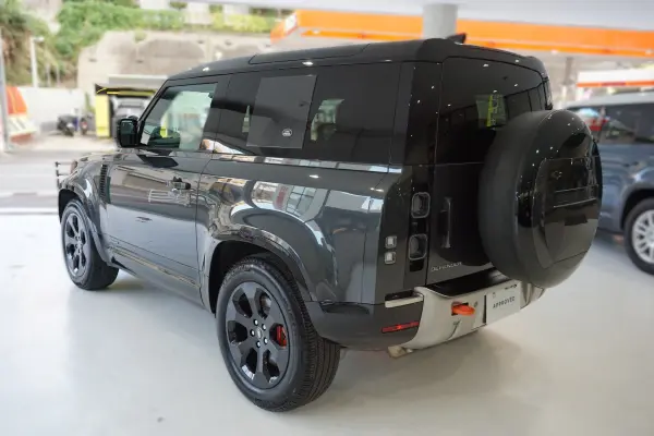 2024 Landrover Defender — photo 3 | Tuminion Kenya