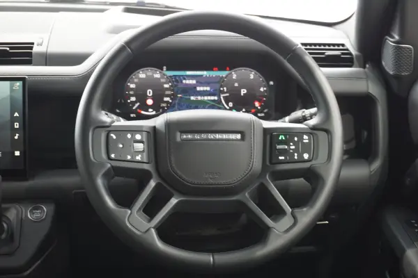 2024 Landrover Defender — photo 9 | Tuminion Kenya