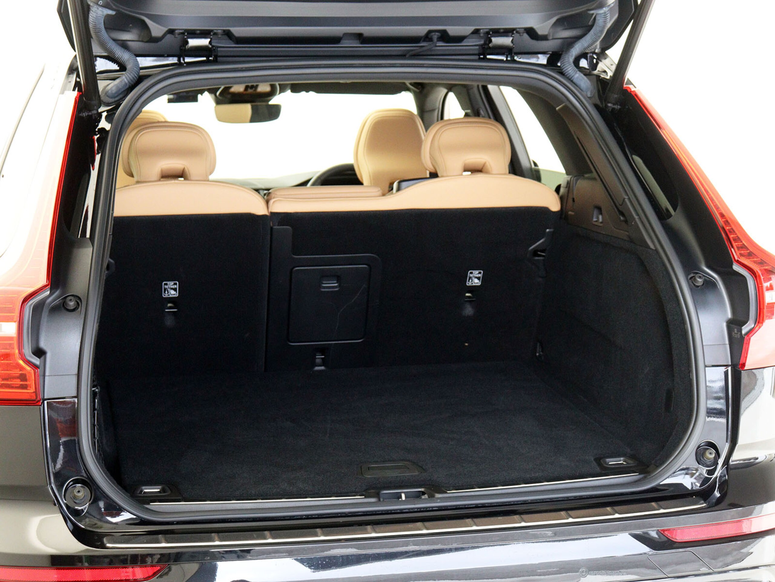 Volvo XC60 Ultimate B5 AWD 4WD — photo 9