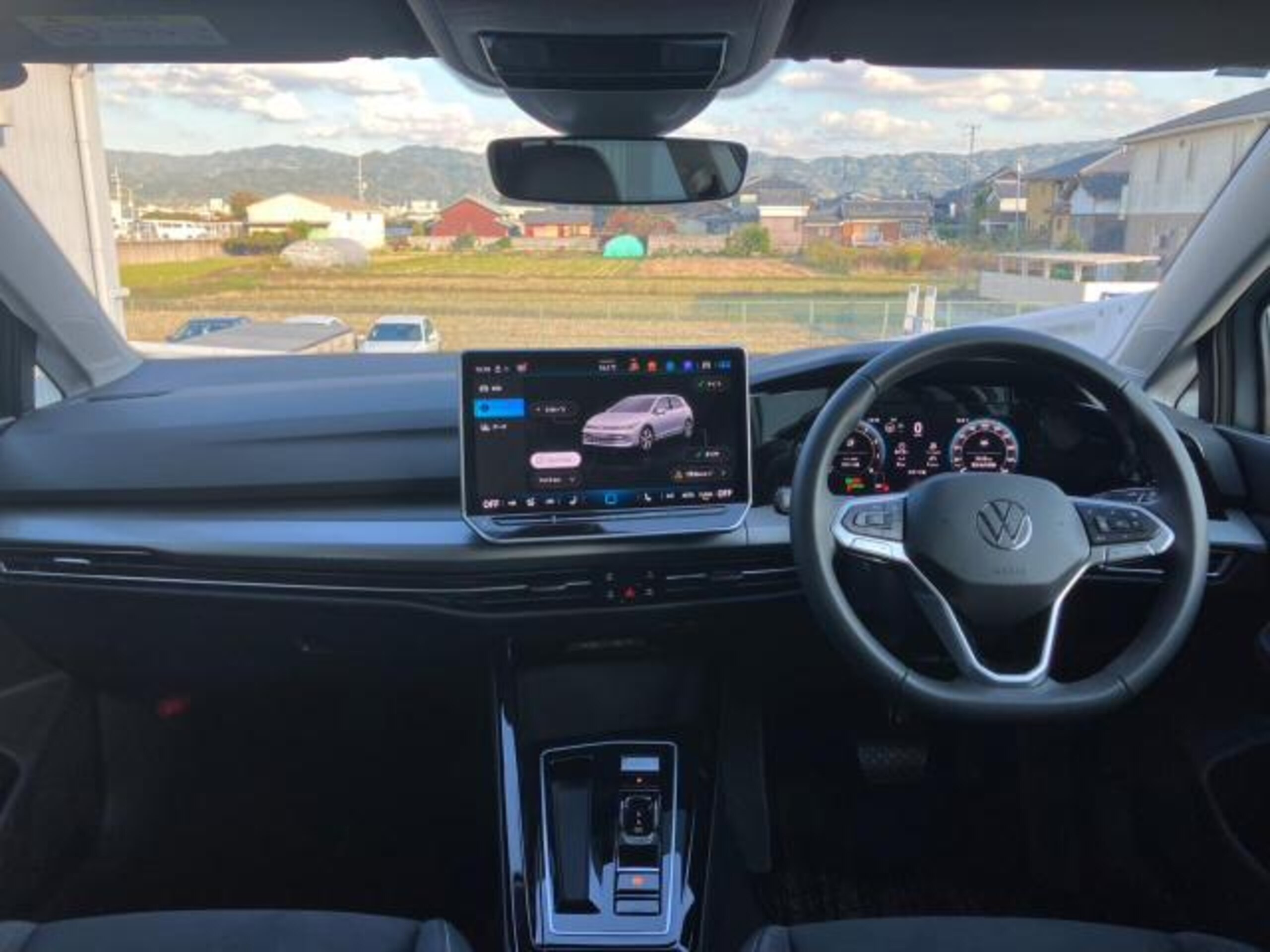 2025 Volkswagen Golf — photo 2