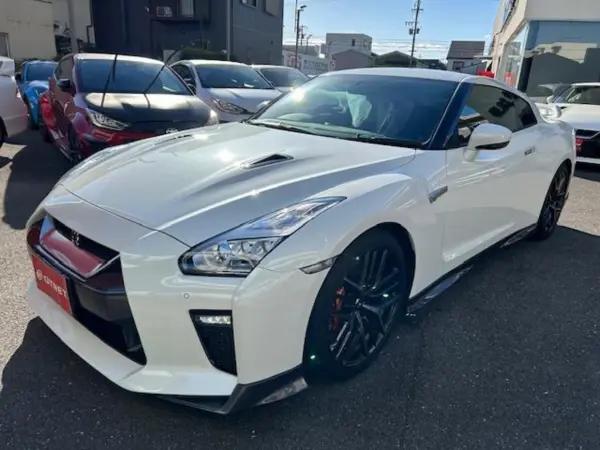 2017 Nissan Gt-r — photo 1