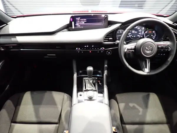 Mazda MAZDA3 Fastback 1.8 XD Touring Diesel Turbo — photo 7