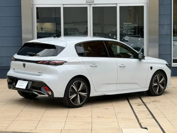 2025 Peugeot 308 — photo 2