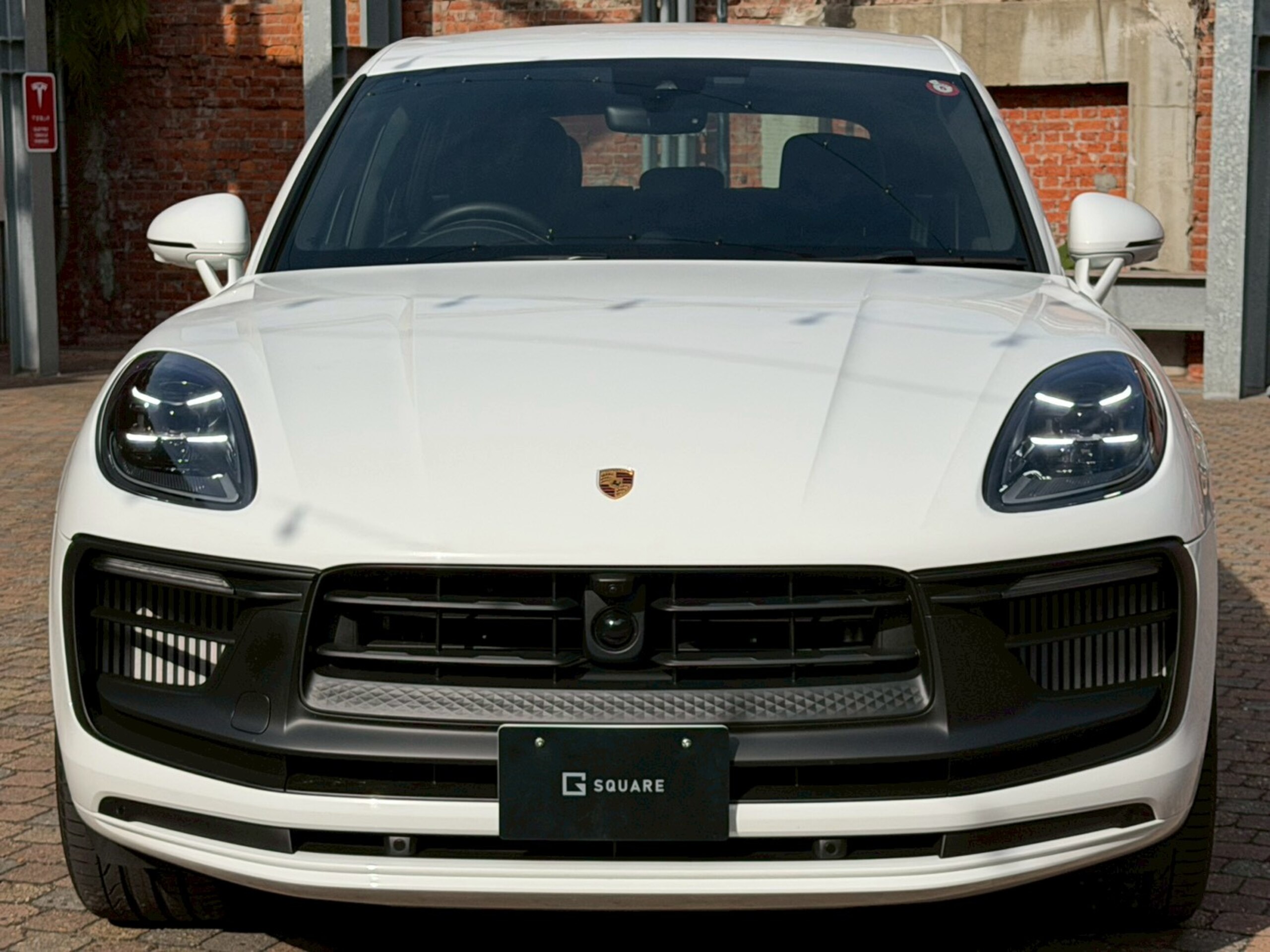 2023 Porsche Macan — photo 3