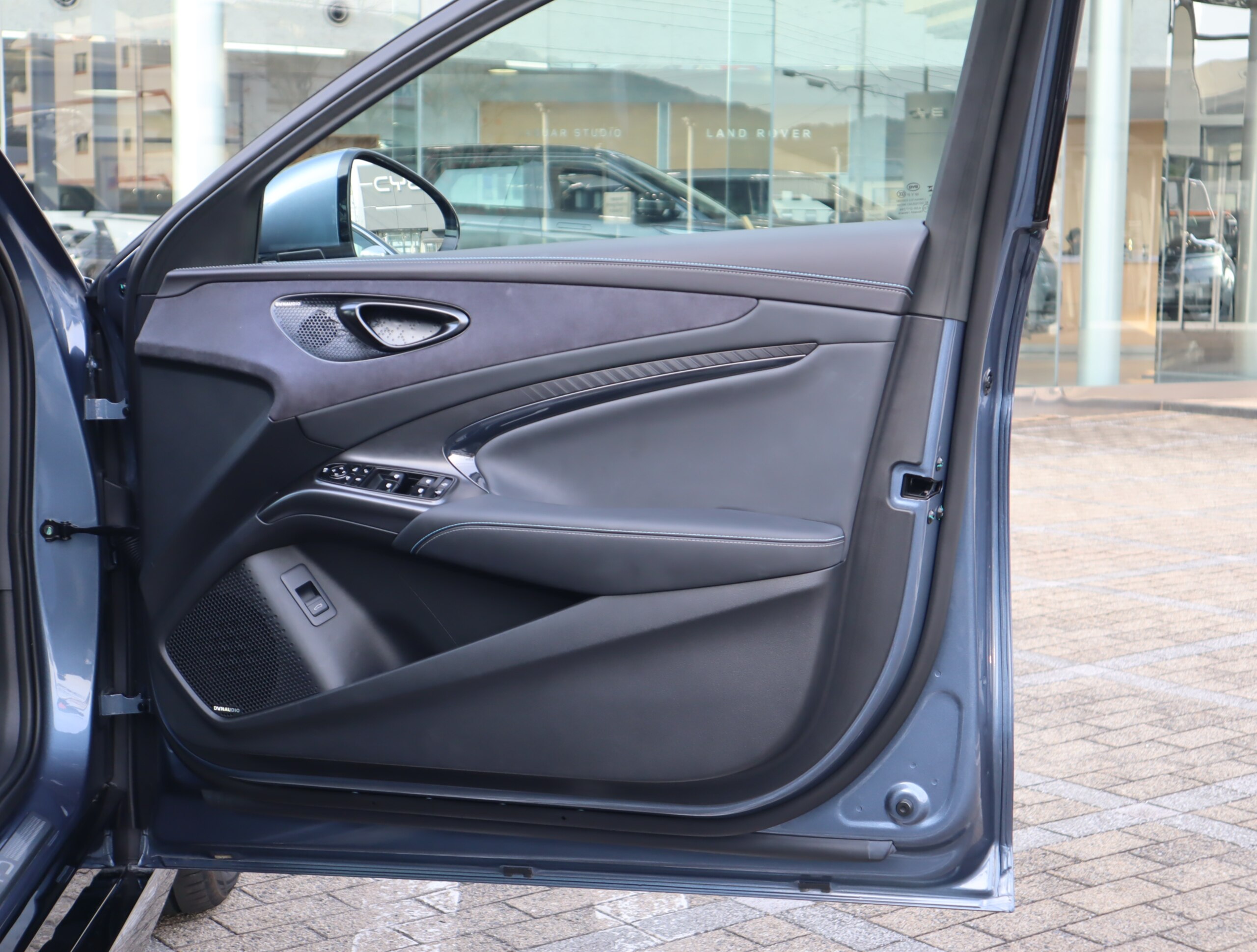 BYD Seal AWD with Leather Seats, Sunroof, Dynaudio Surround, Seat Ventilation, Heated Steering Wheel, Apple CarPlay, Android Auto, 200V Charging Cable, Extended SOH Warranty — photo 8