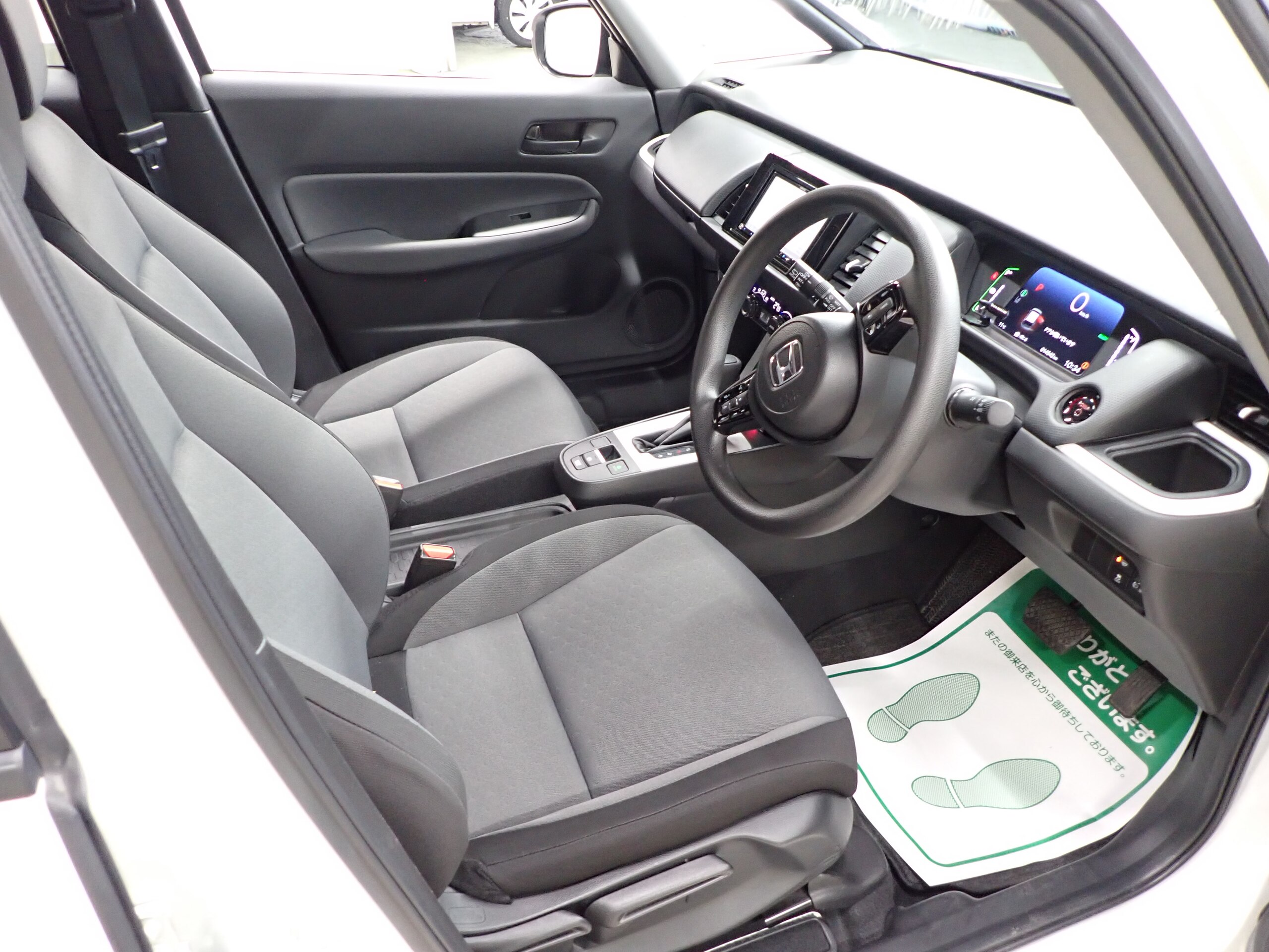 Honda Fit 1.5 e:HEV Basic 4WD with Backup Camera, Obstacle Sensor, ETC, Memory Navigation — photo 9