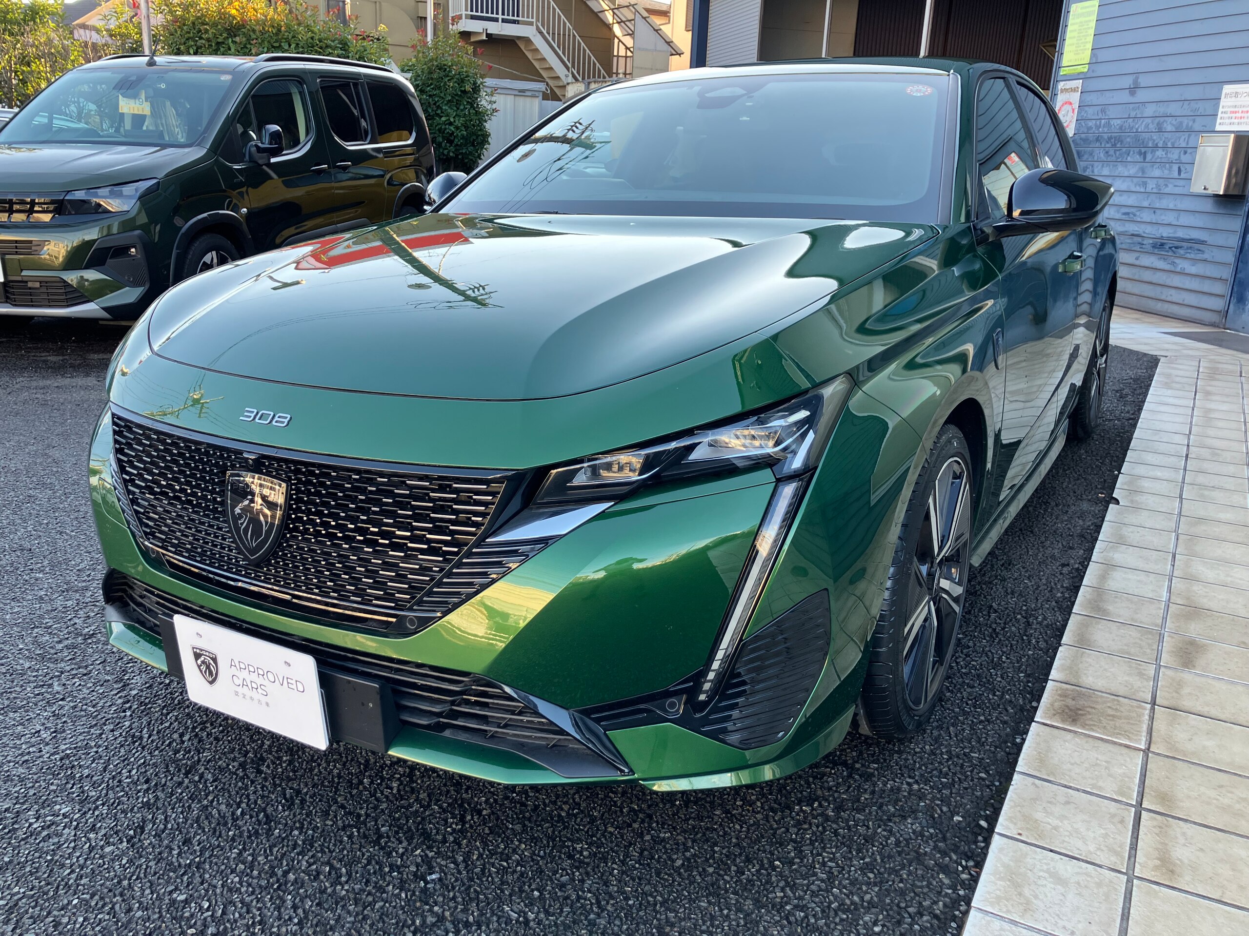 2025 Peugeot 308 — photo 2