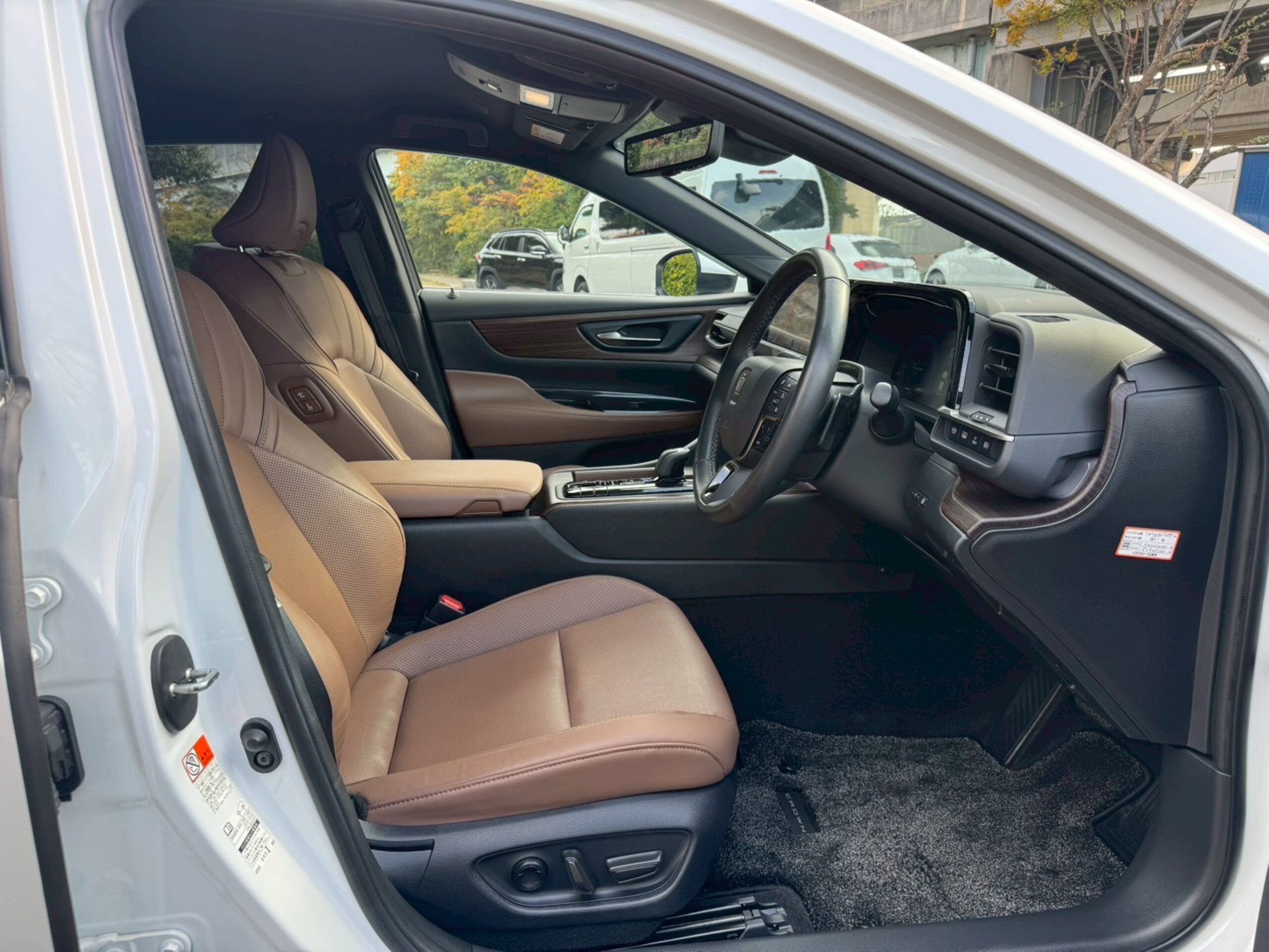 Toyota Crown 2.5 Z Hybrid — photo 8